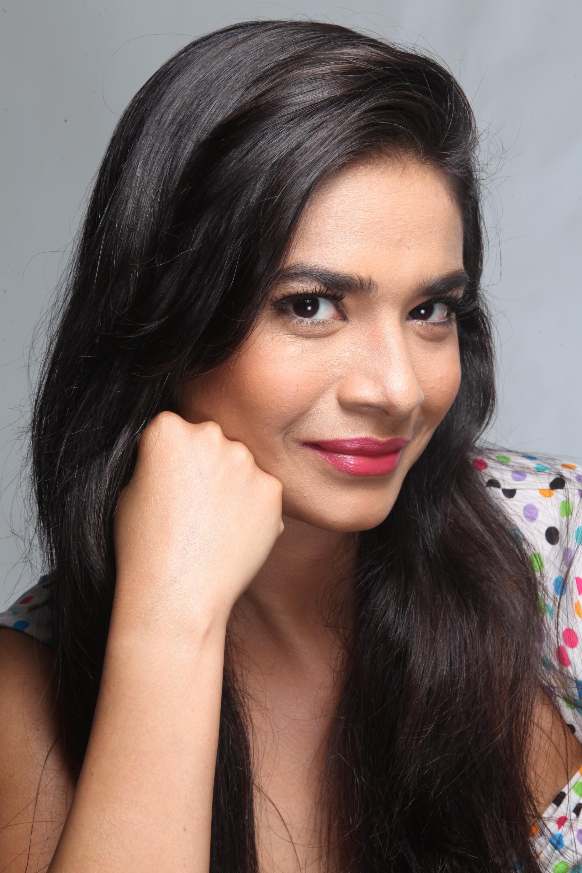 actor Sanya Bansal large photo