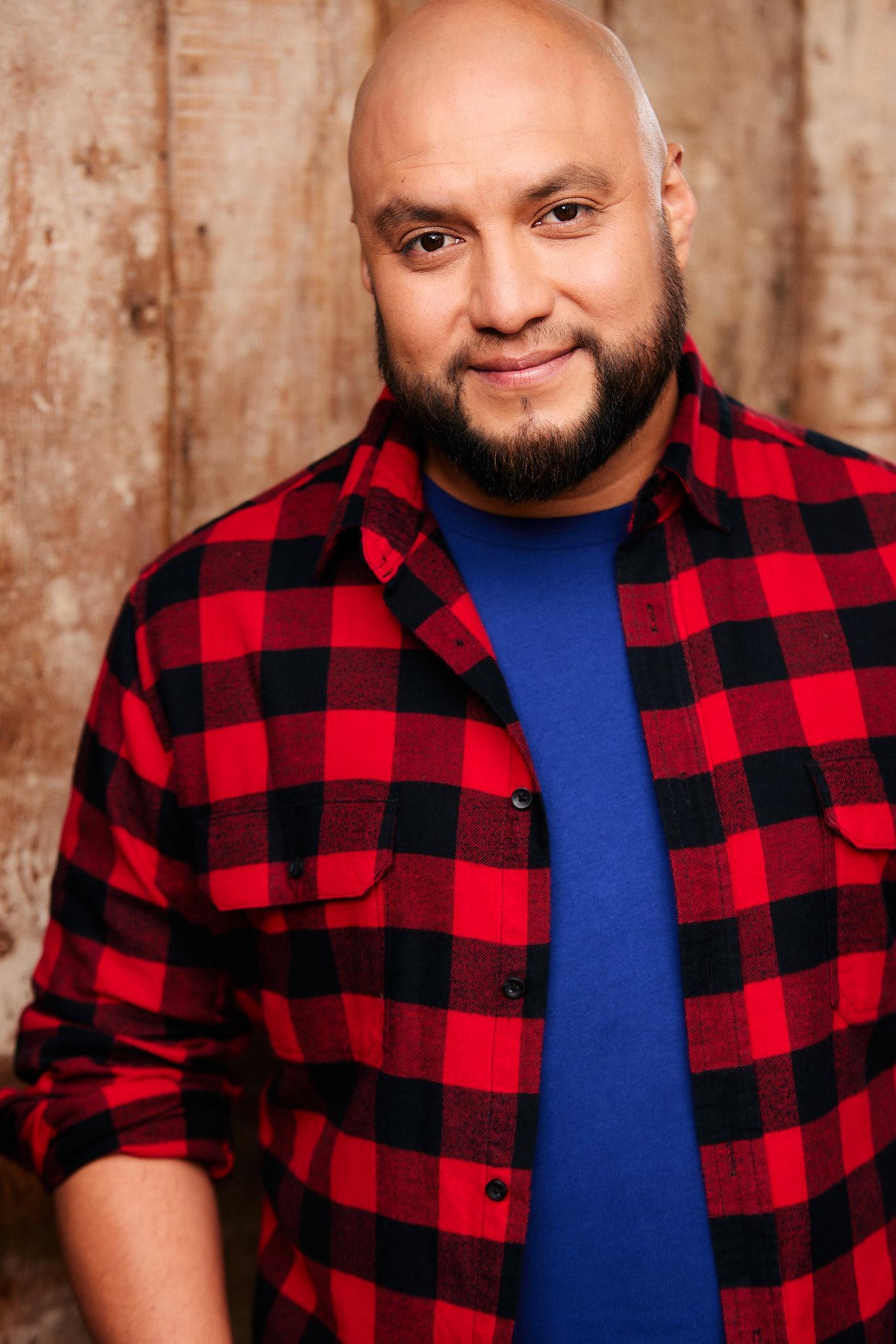 actor Victor Carrera large photo