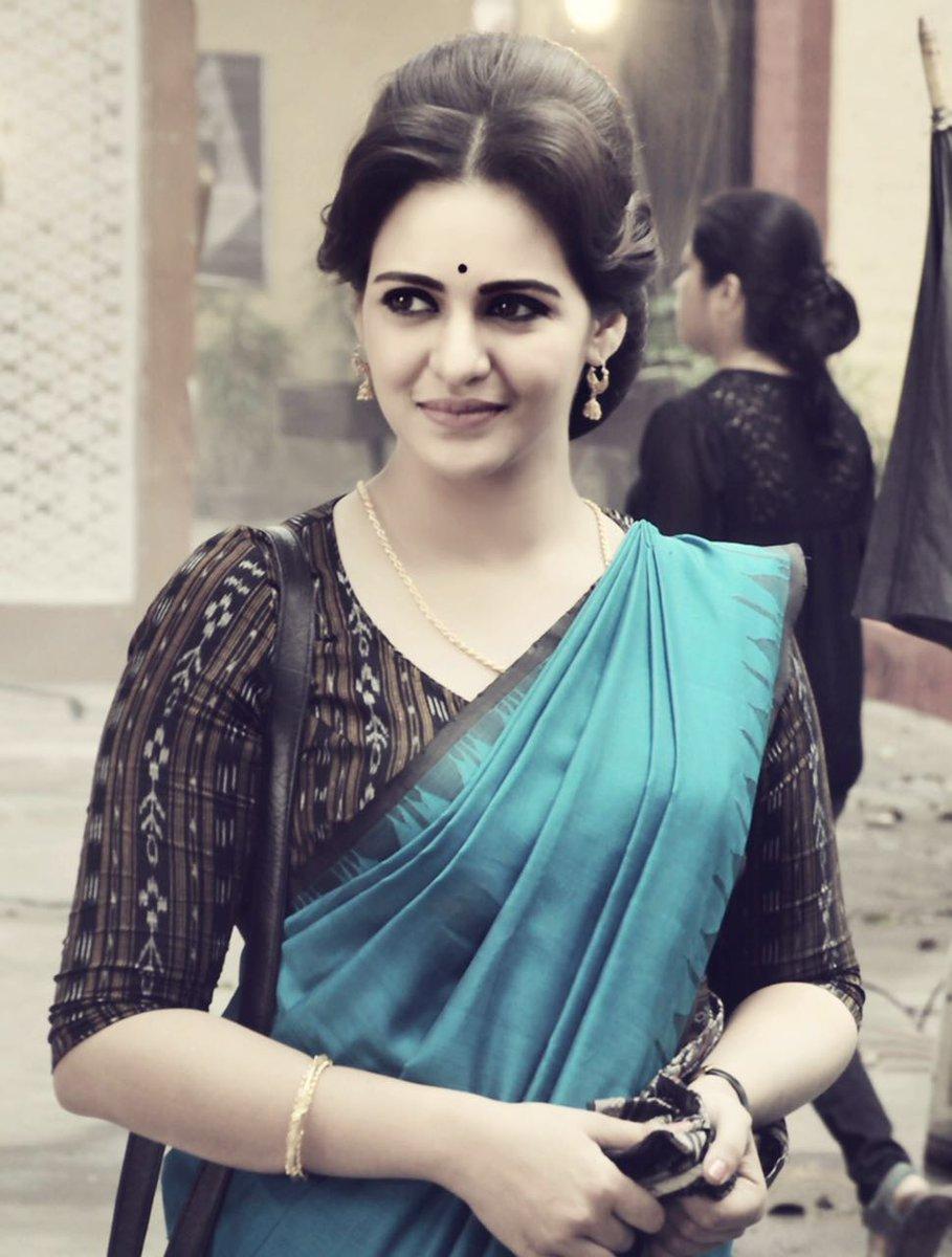 actor Priyanka Sarkar large photo