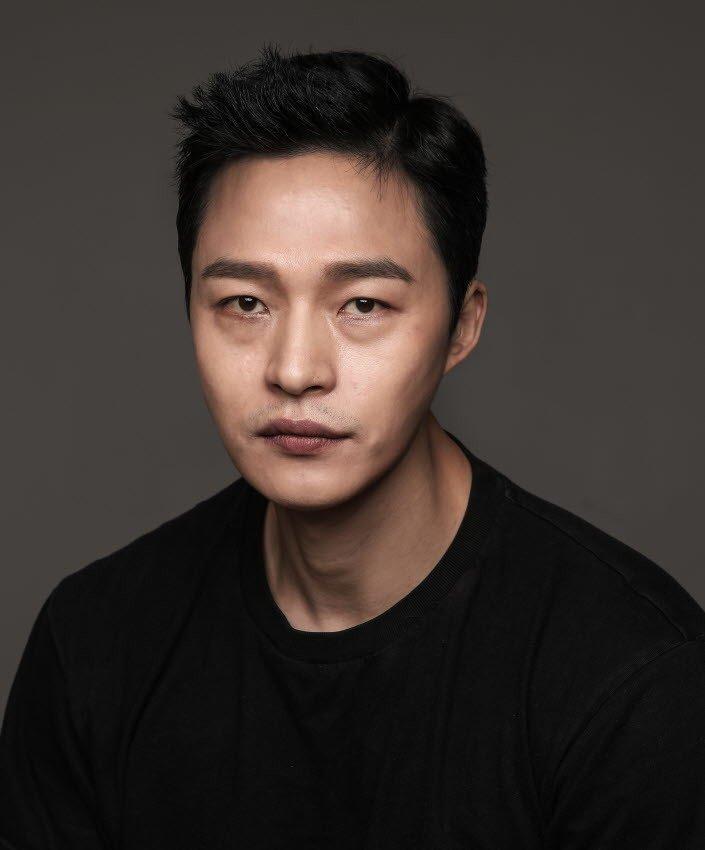 actor Lee Sung-woo large photo