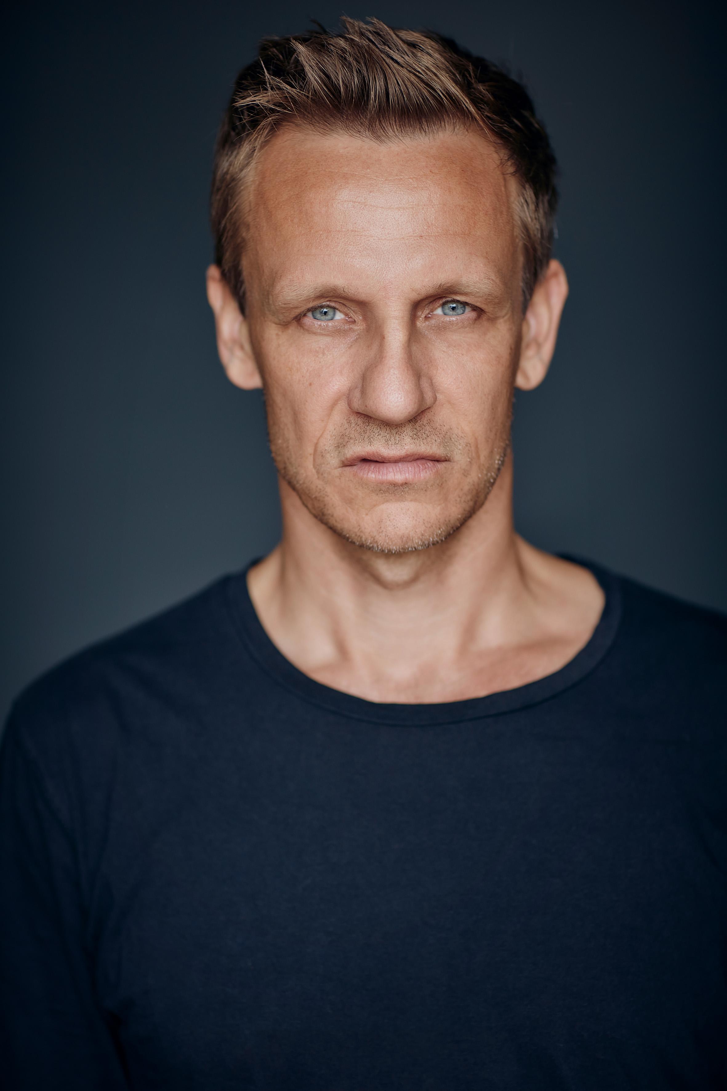 actor Mike Hoffmann large photo