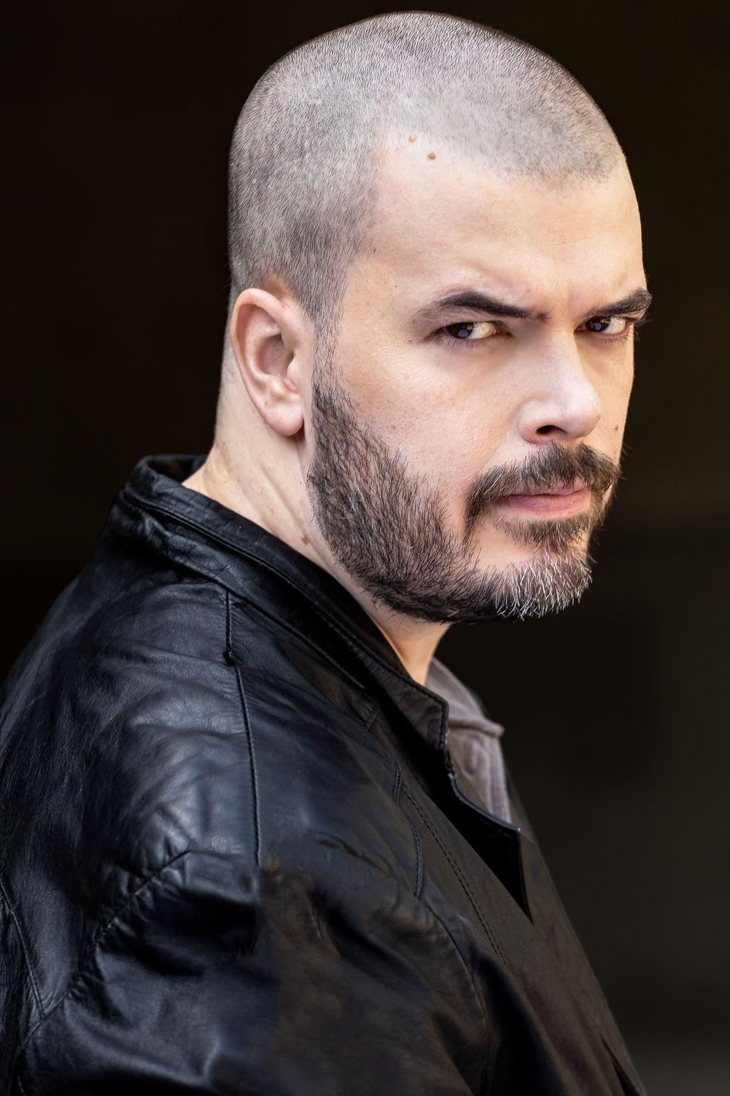 actor Matthew Wayne Roberts large photo