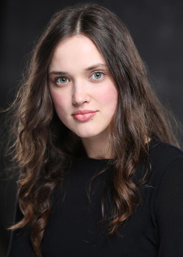 actor Sophia Shkliaruk large photo