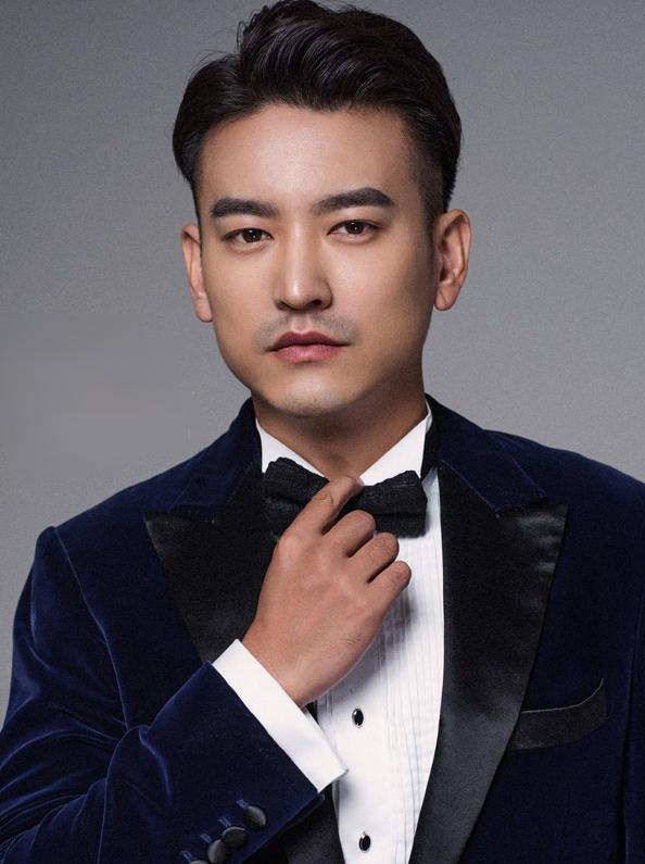 actor Wenkang Yuan large photo