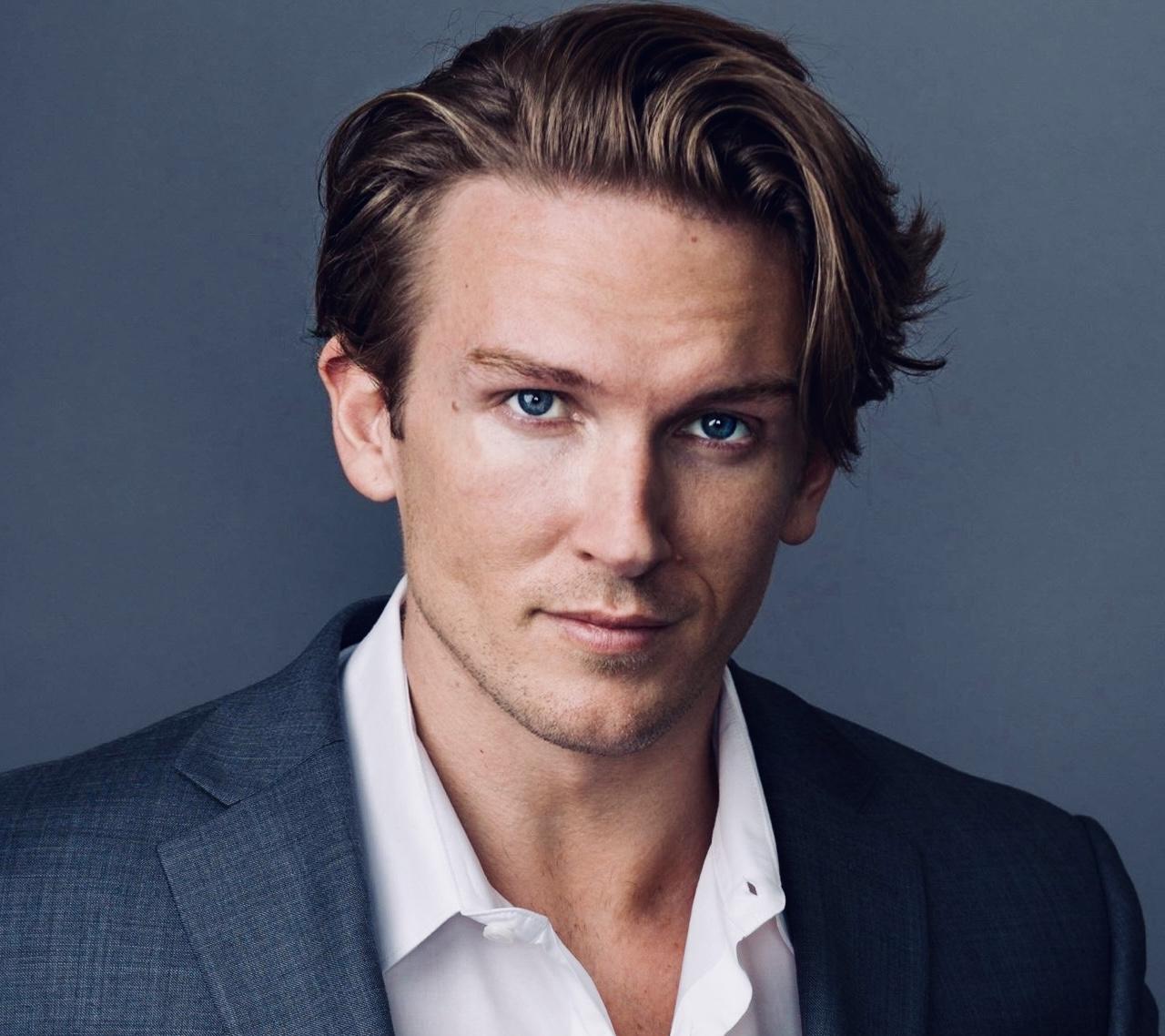 actor James Barrington large photo