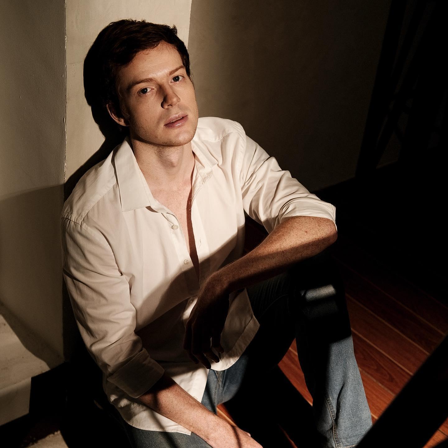 actor Luke Selby large photo