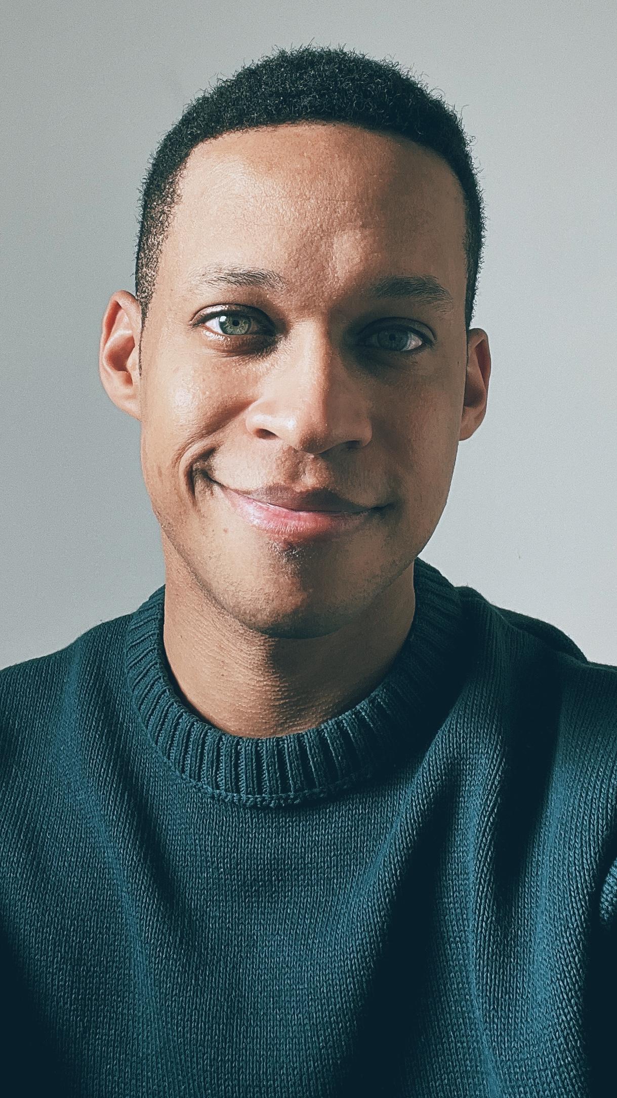 actor Alex Skinner large photo