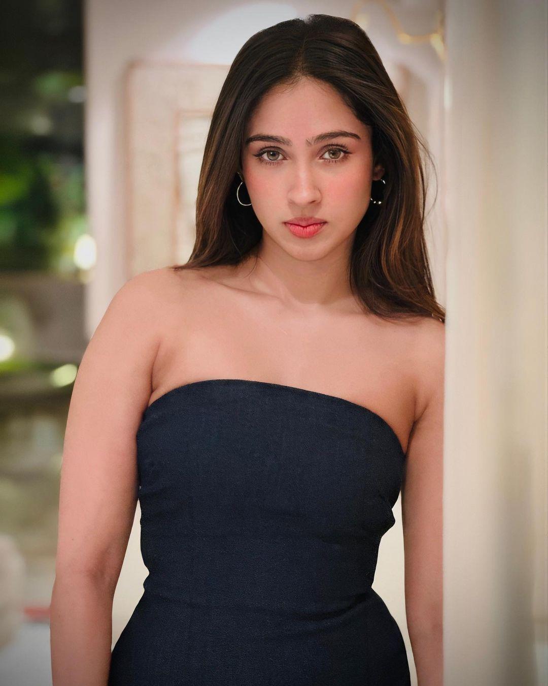 actor Pashmina Roshan large photo