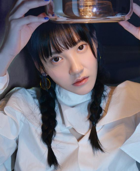 actor Chuchu Zhou large photo