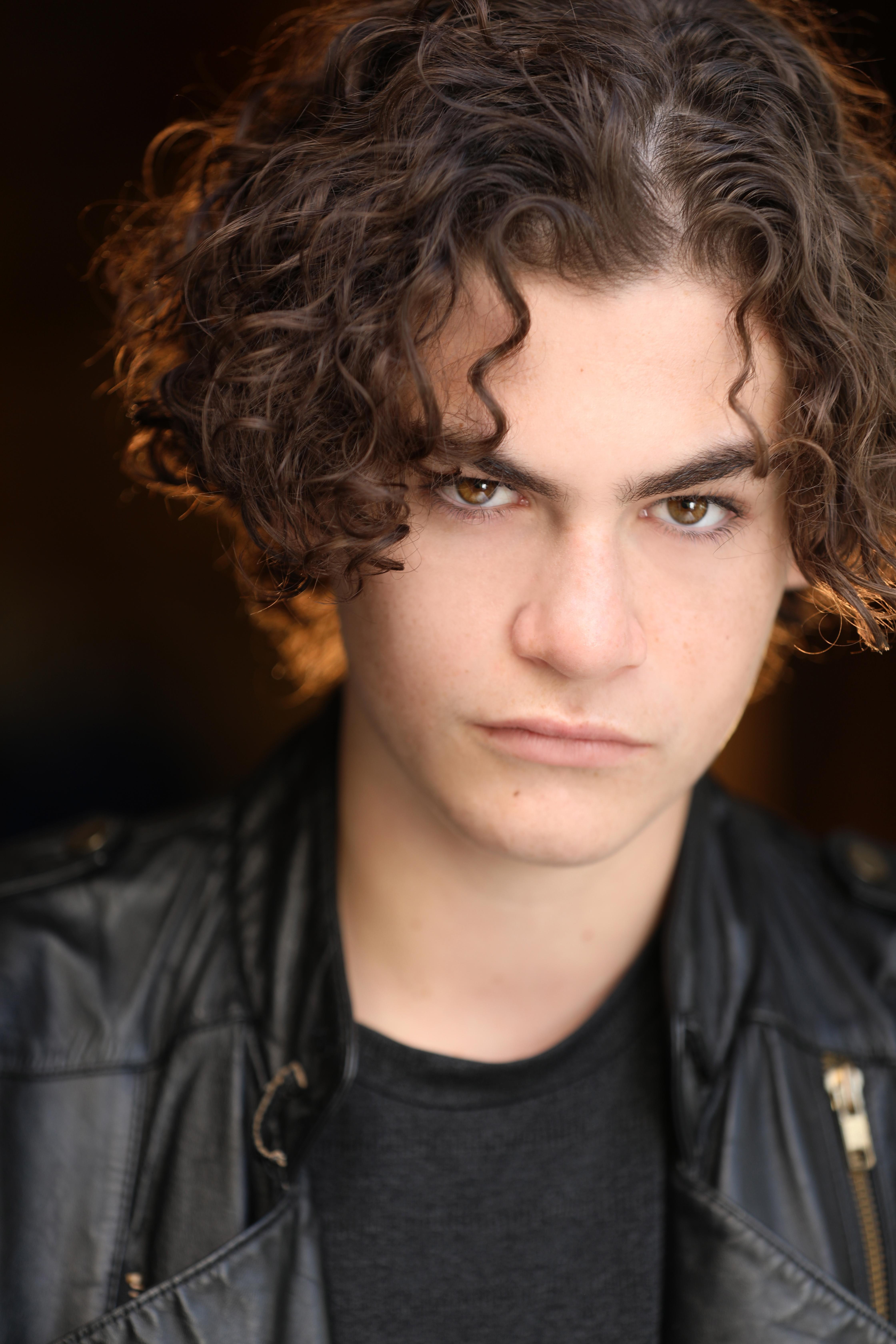 actor Xander Simmons large photo