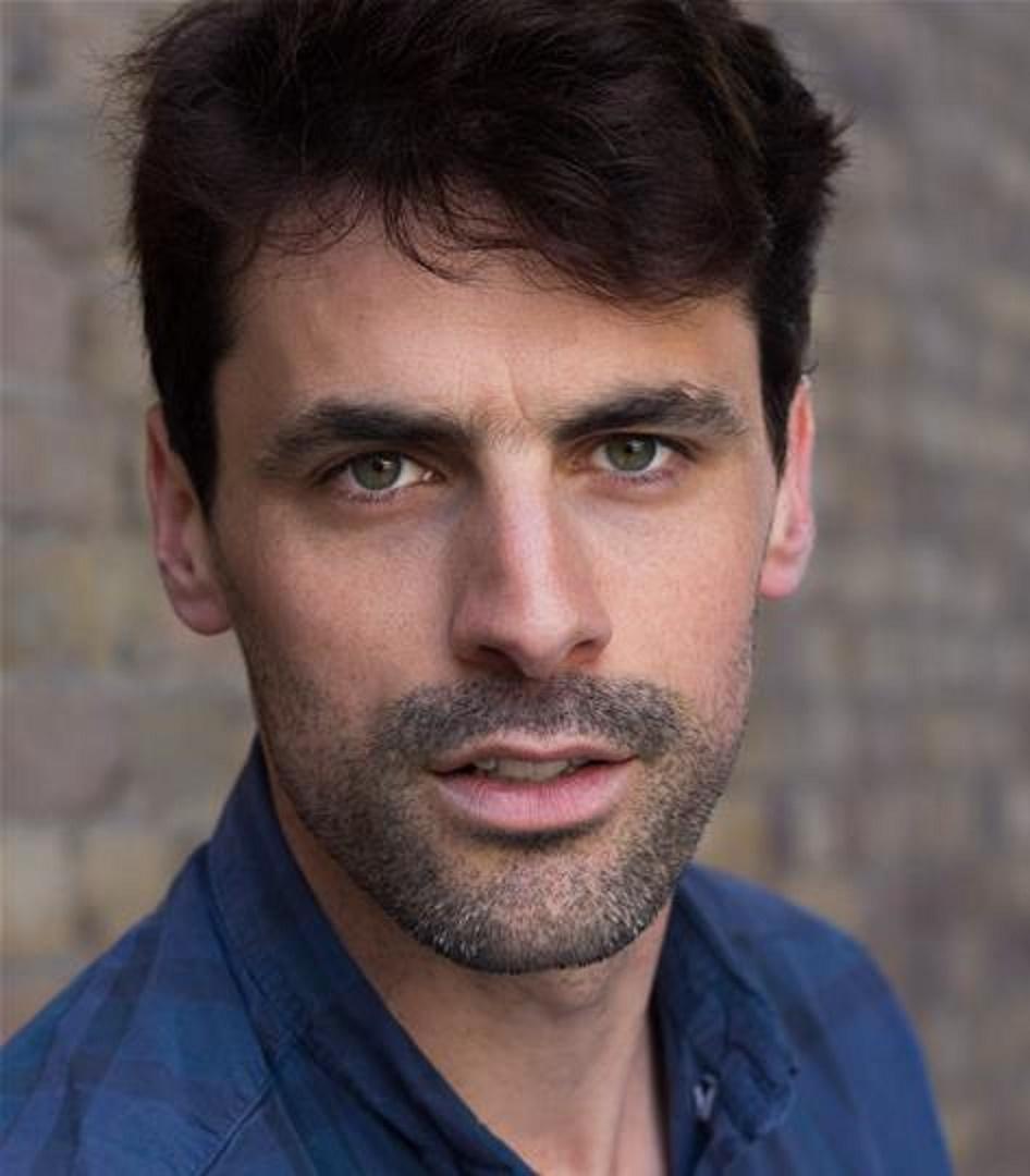 actor Tom Davey large photo