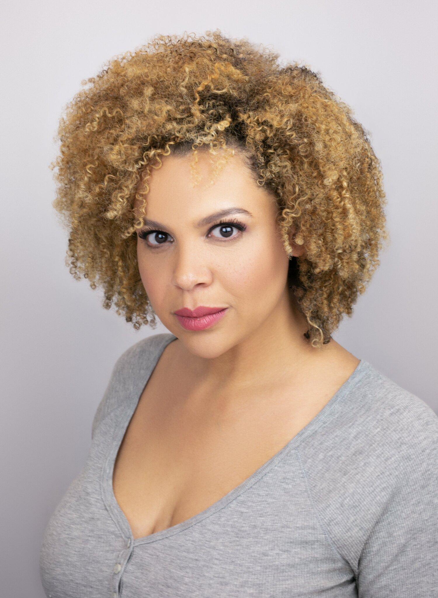 actor Megan Robinson large photo