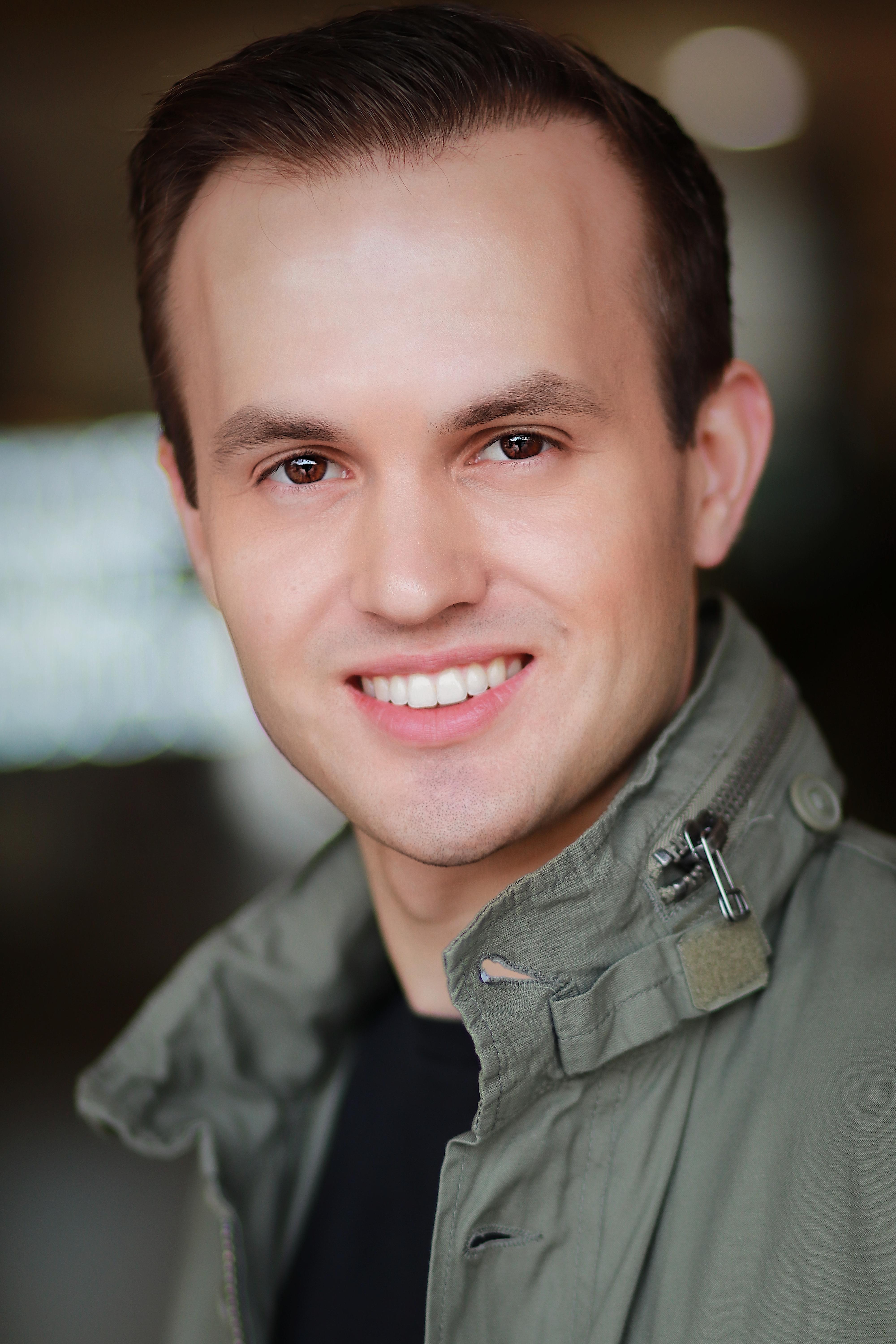 actor Kyle DeCamp large photo