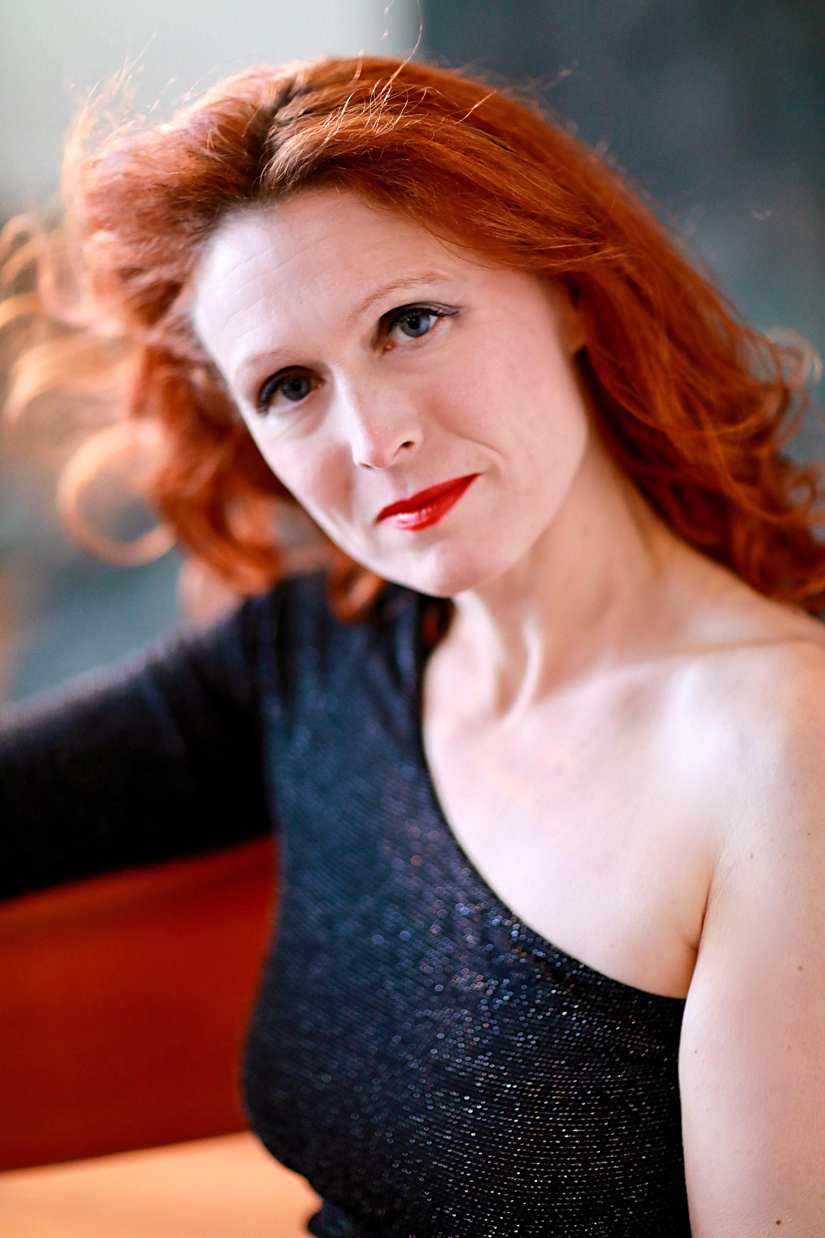 actor Verena McBee large photo