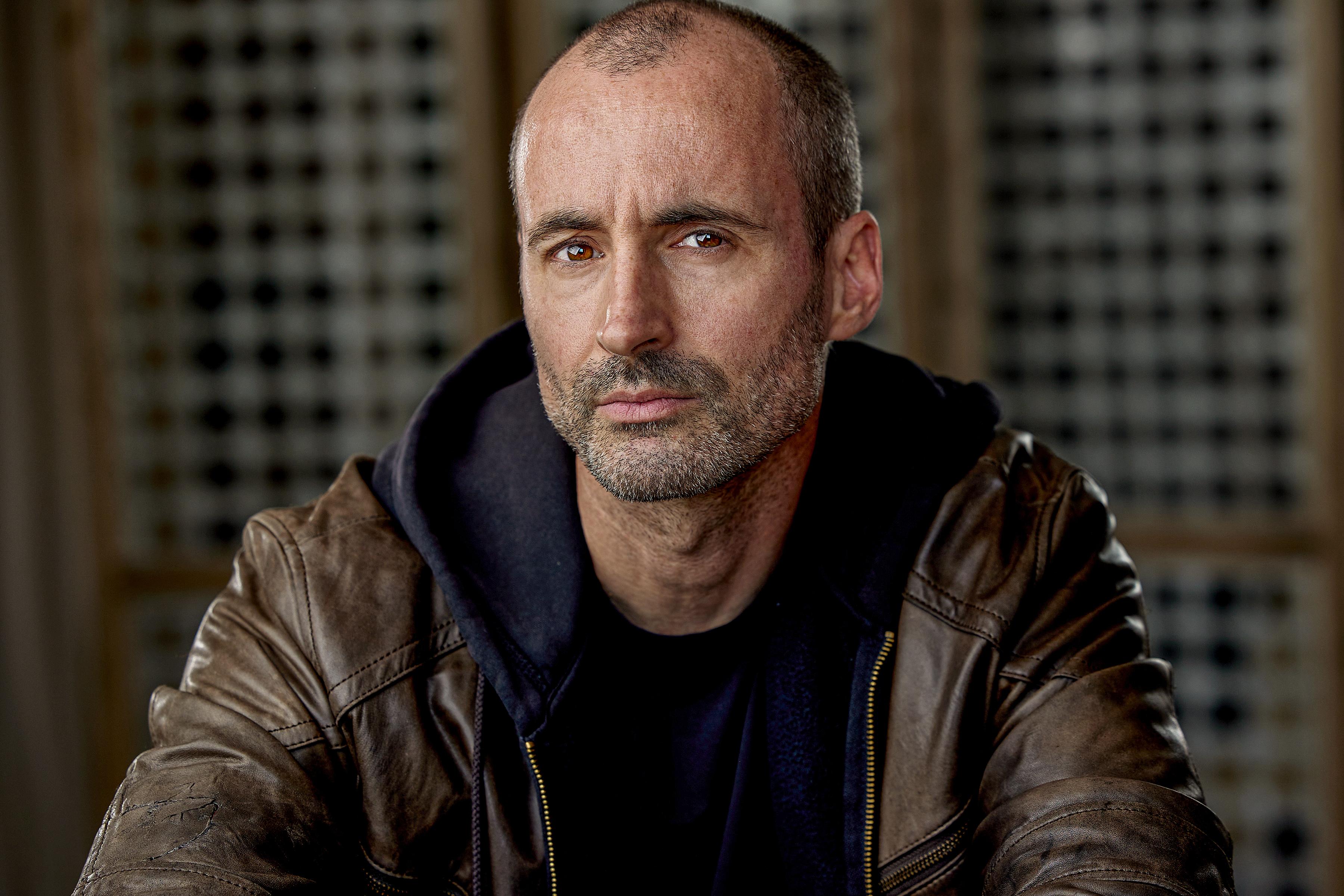 actor Cameron Stannard large photo