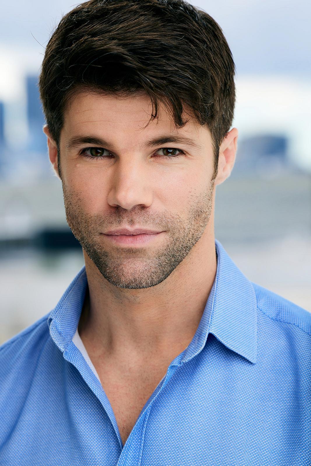 actor Nic Robuck large photo