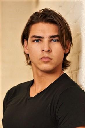 actor Alex D. Jennings large photo