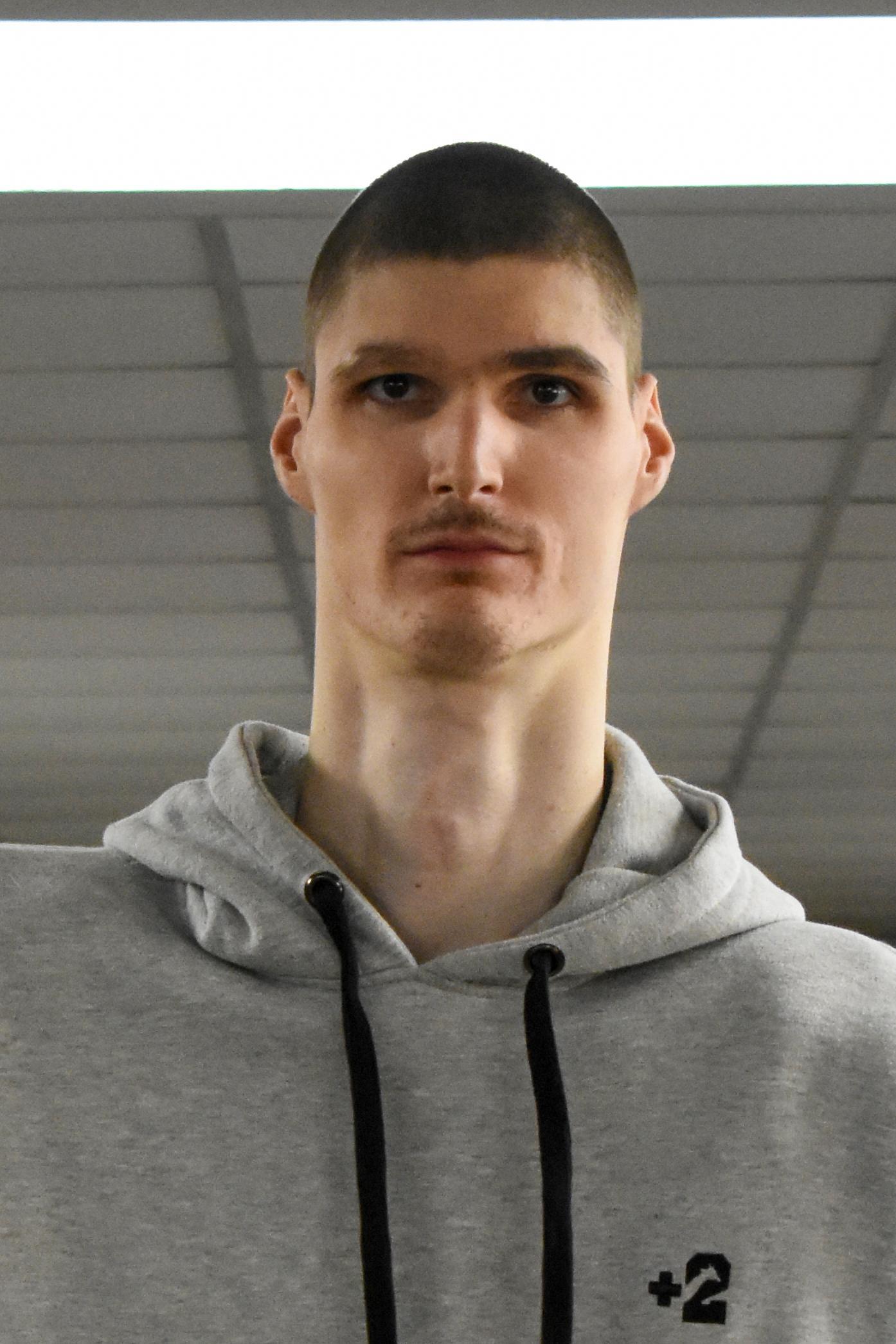 actor Robert Bobroczkyi large photo