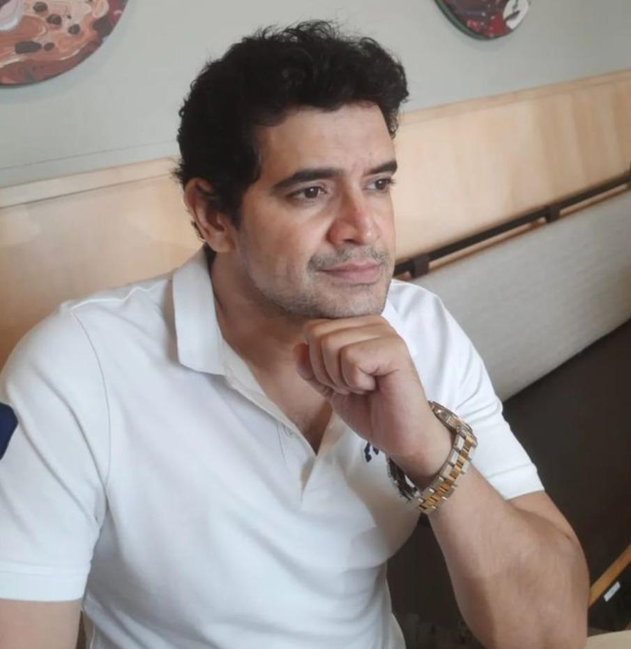 actor Pratik Dixit large photo