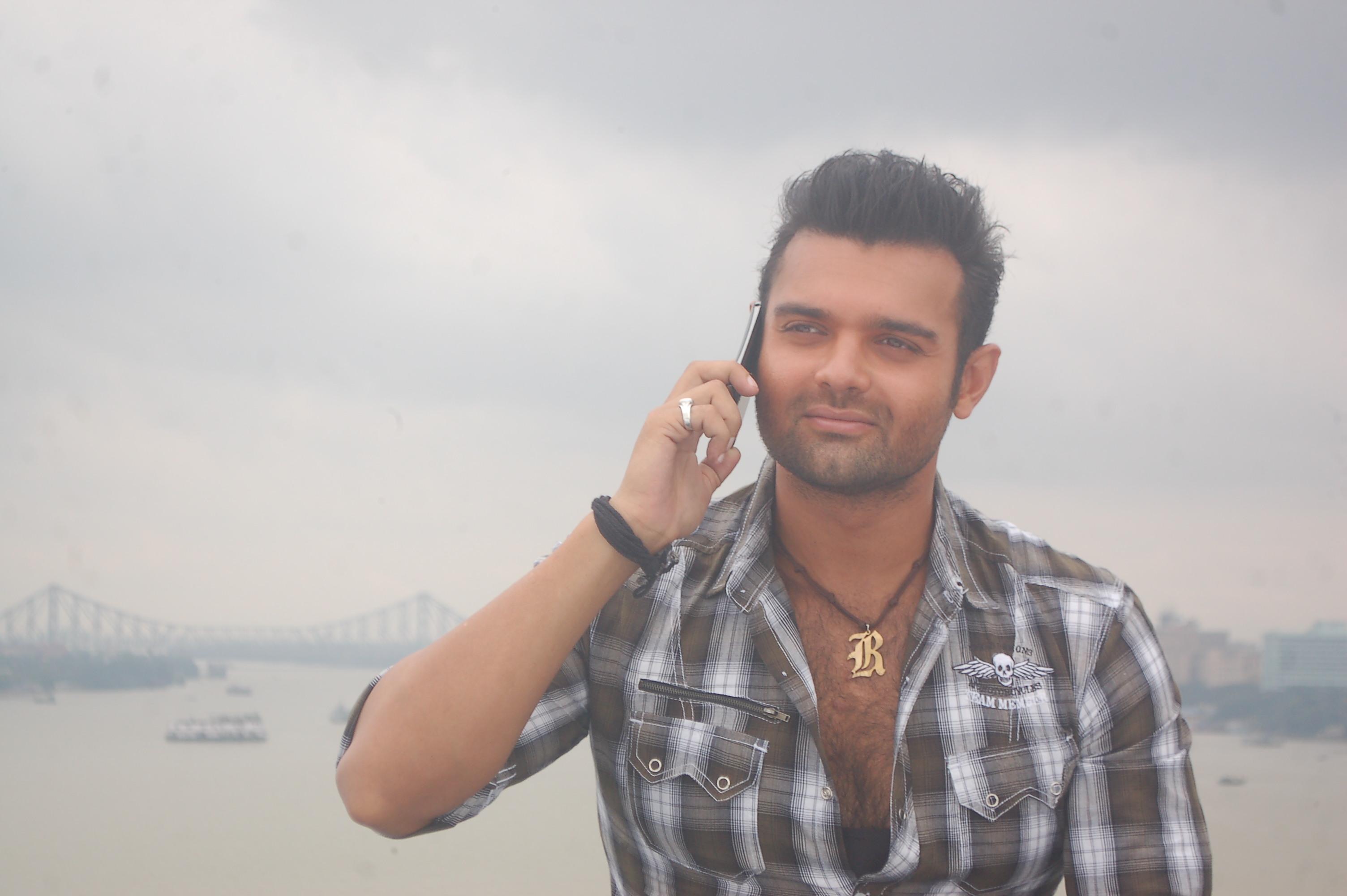 actor Mimoh Chakraborty large photo