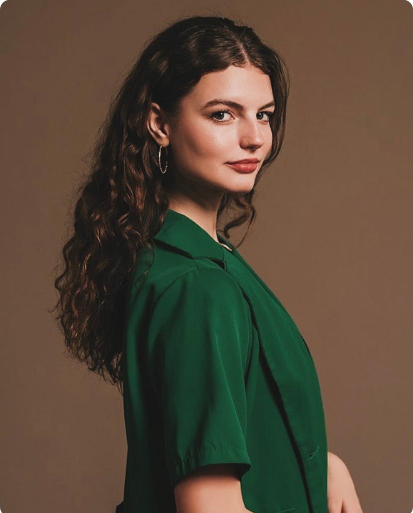 actor Kristine Kay Larsen large photo