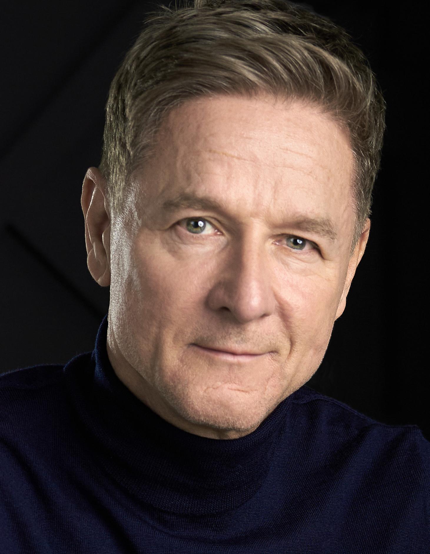 actor Bryan Lawrence large photo