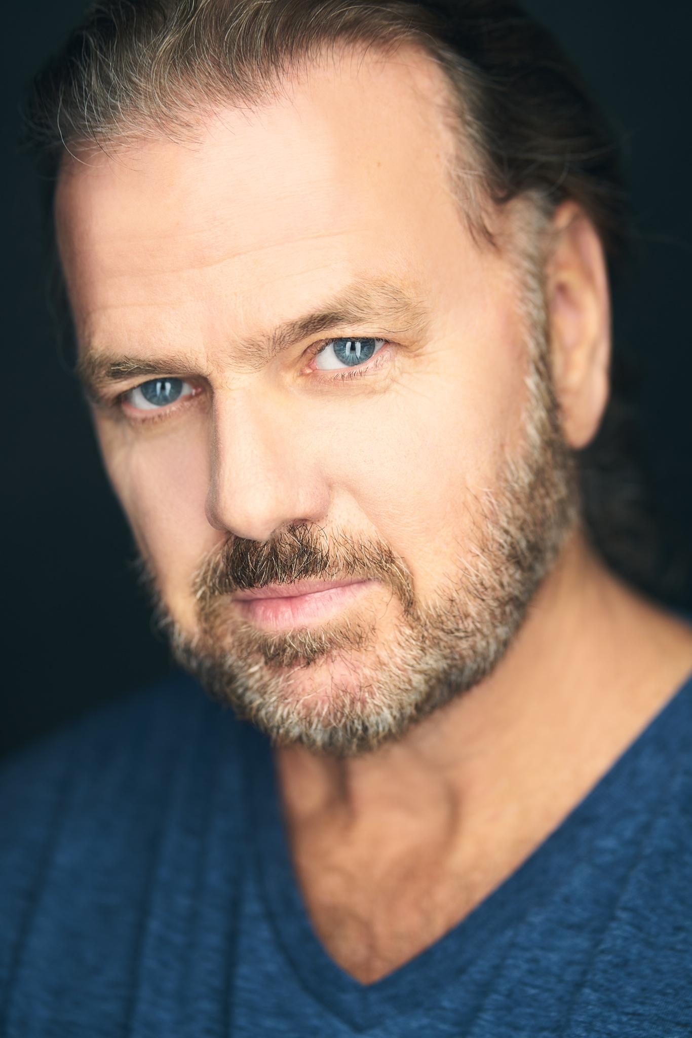 actor Kevin Anderson large photo