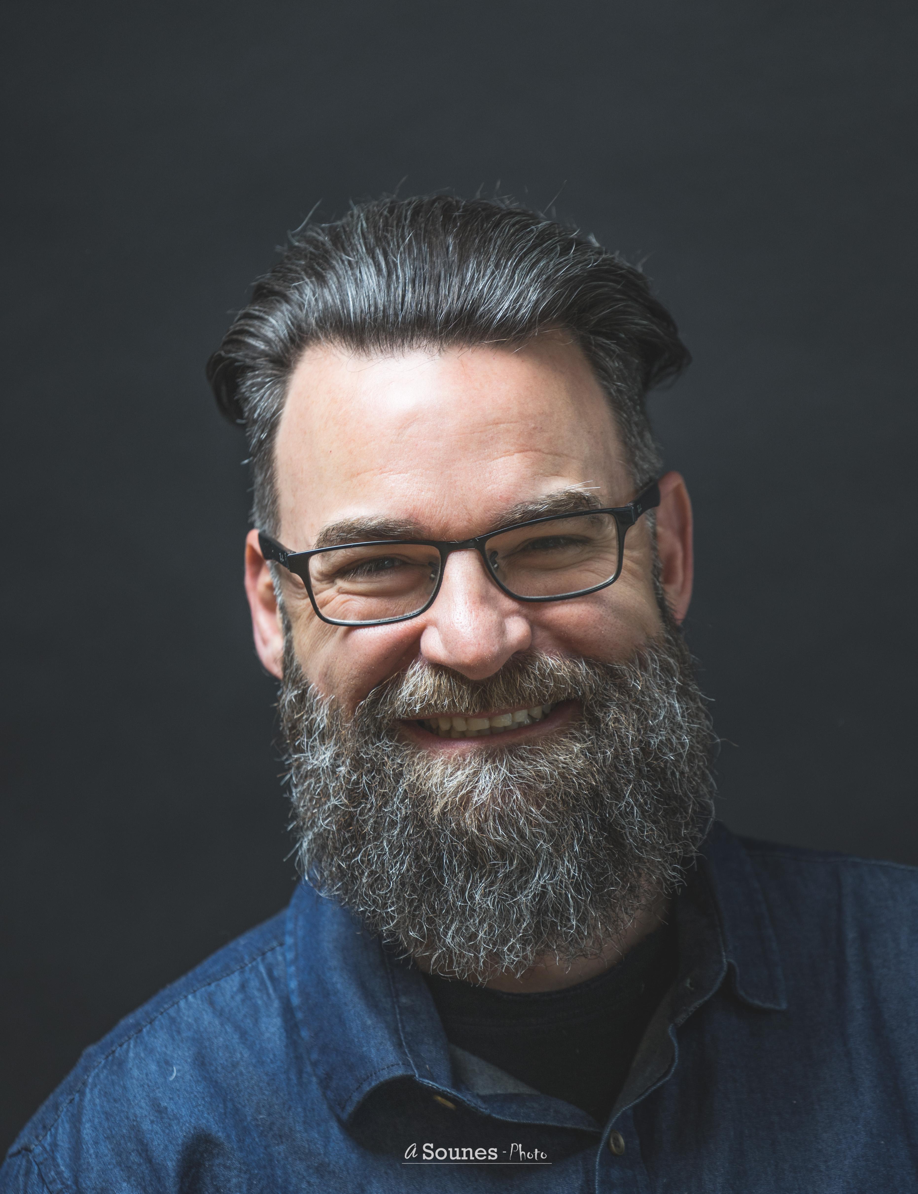 actor Steve Barr large photo