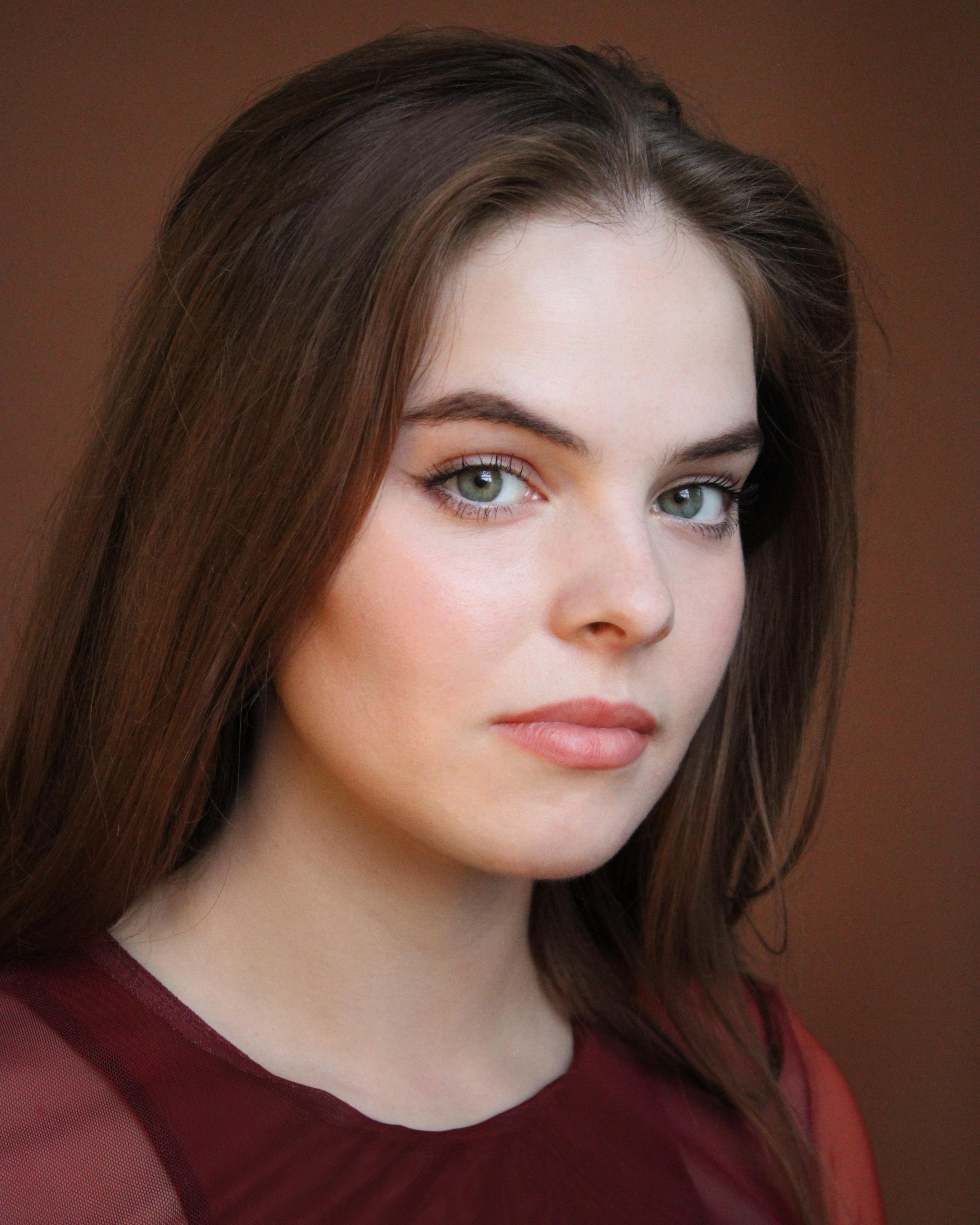 actor Grace Vukovic large photo