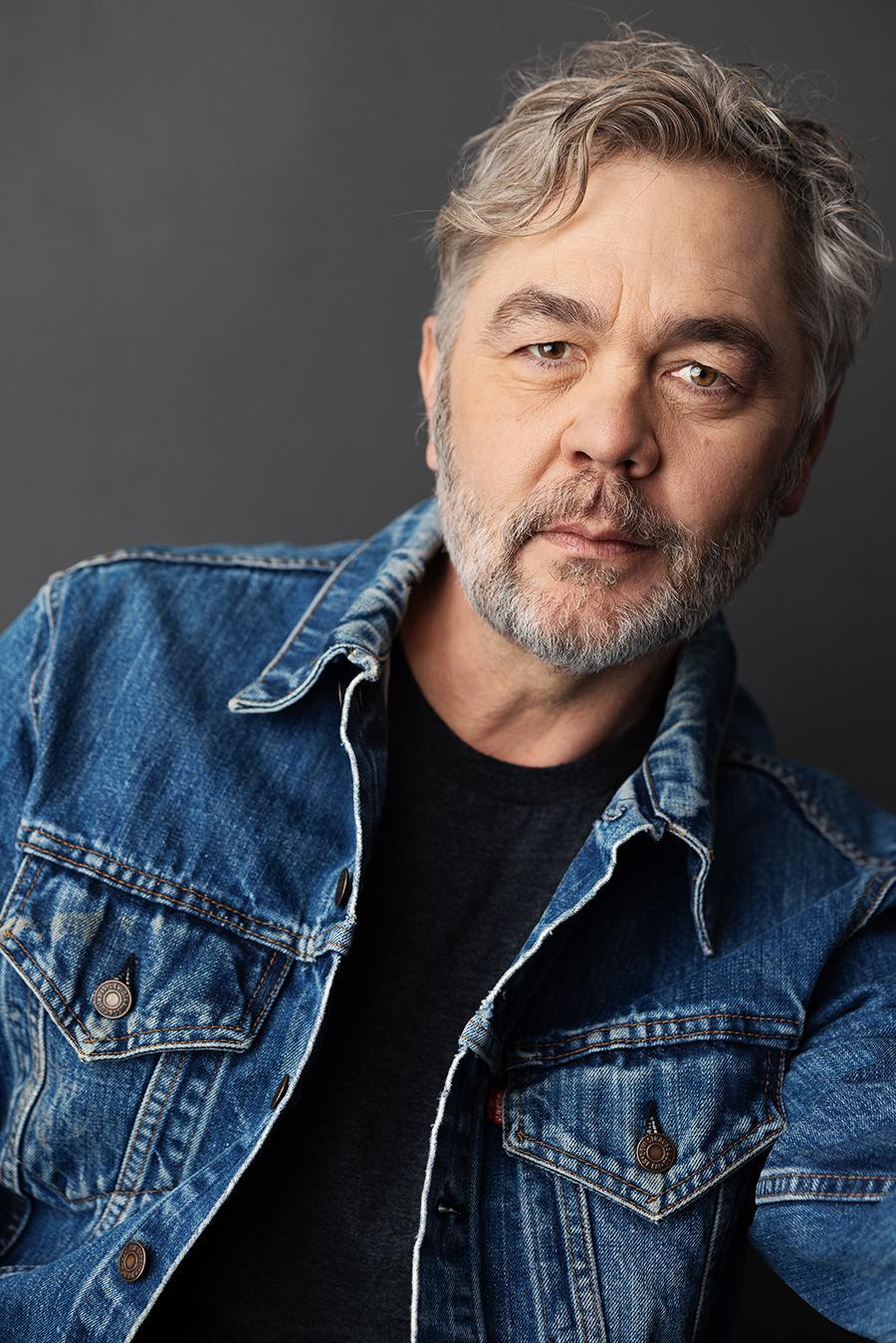 actor Mark Kelly large photo