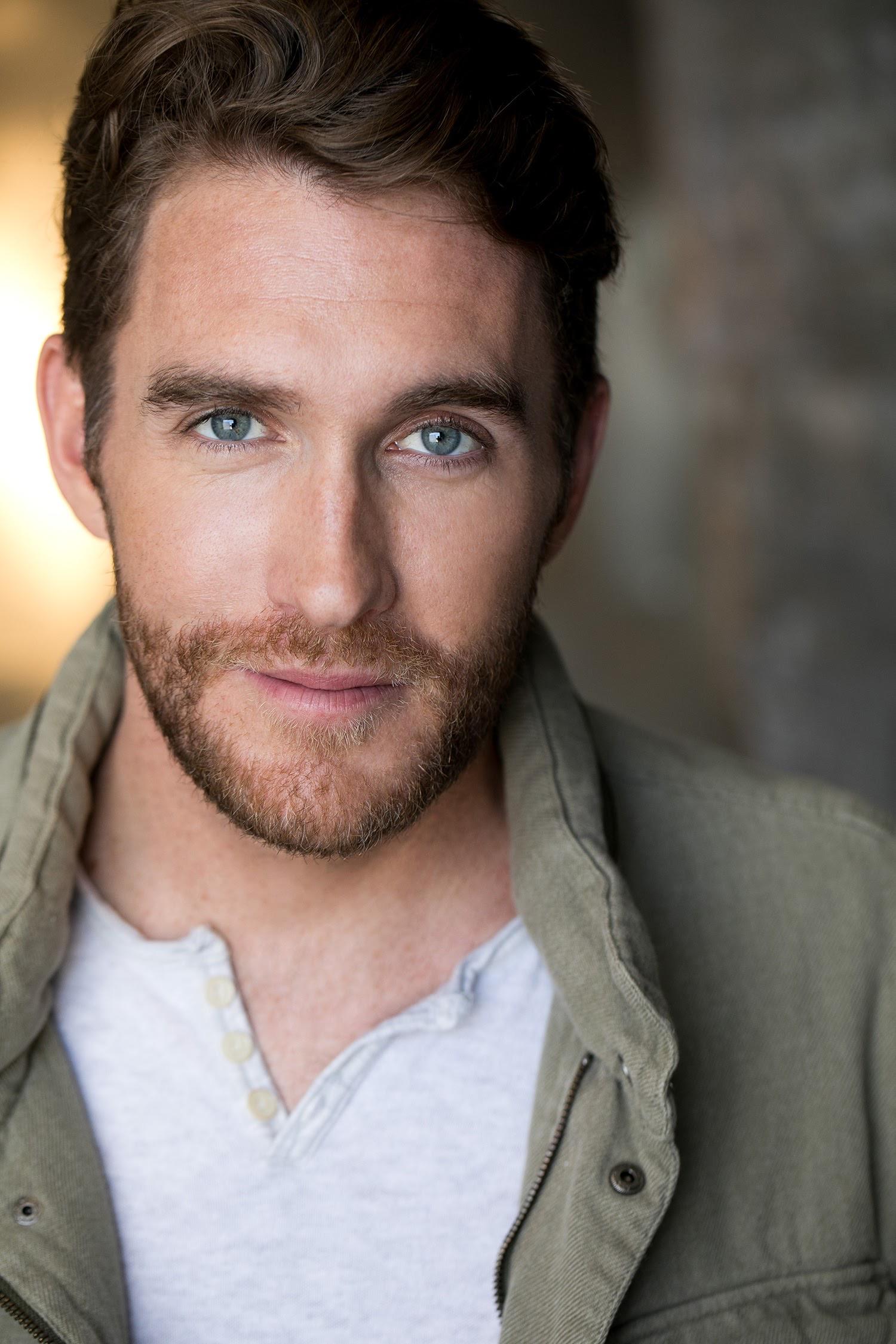 actor Mike Dazé large photo