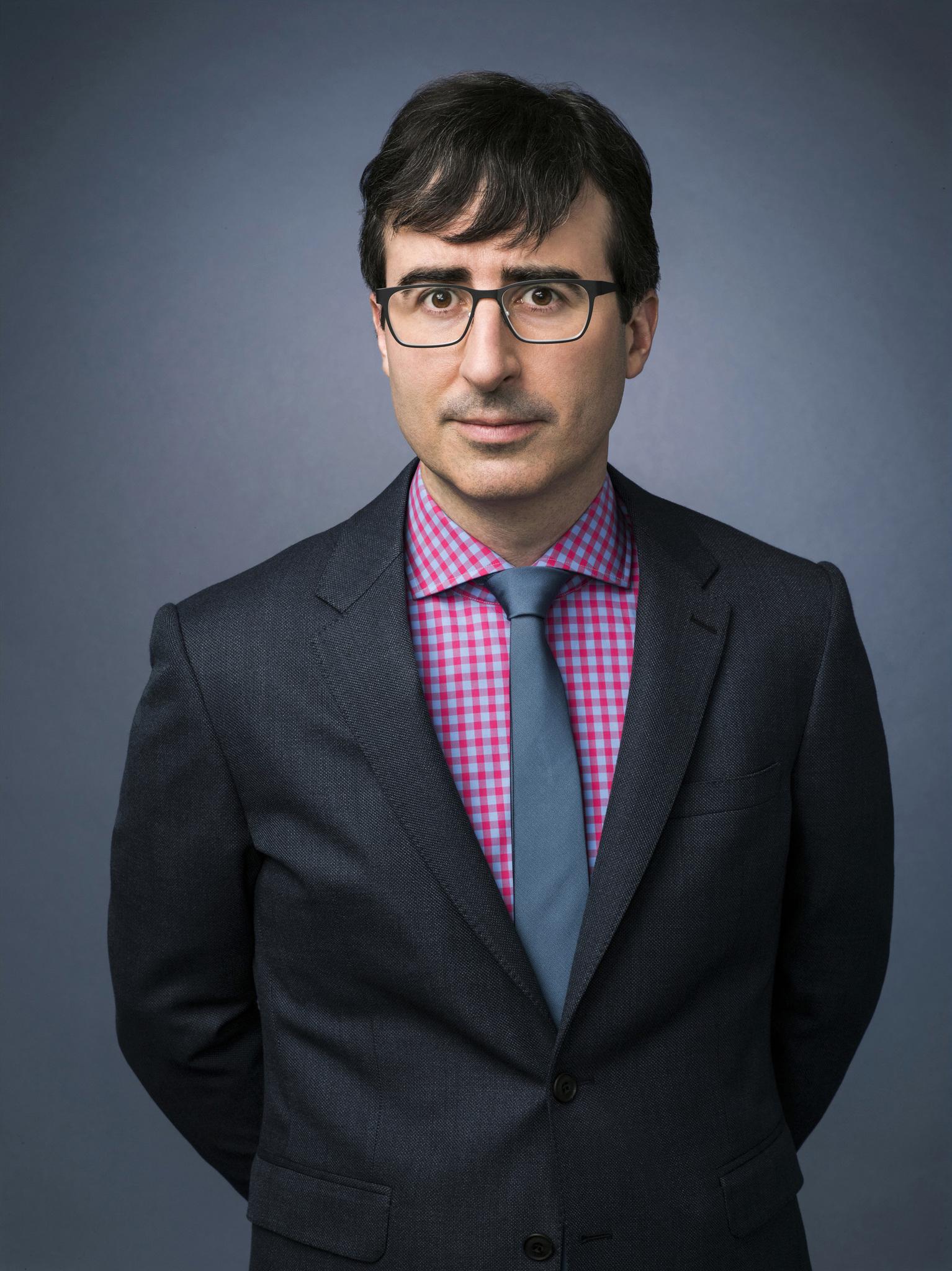 actor John Oliver large photo