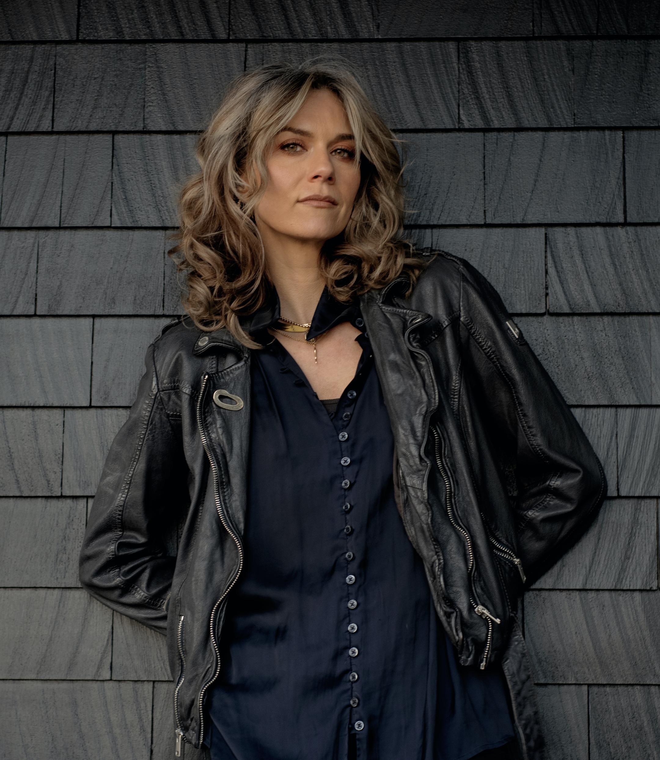 actor Hilarie Burton Morgan large photo