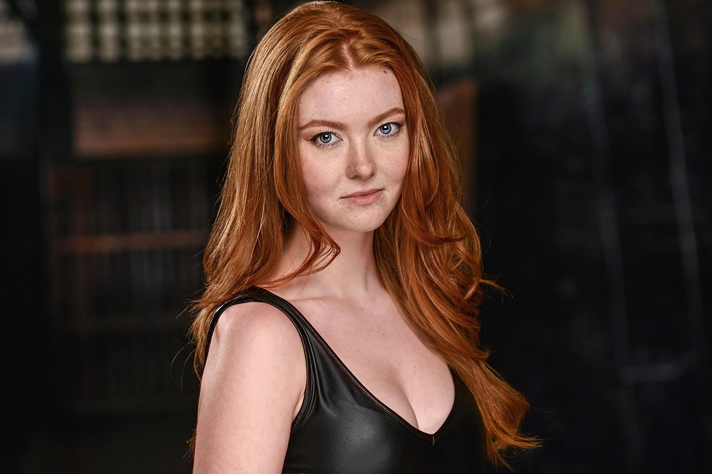 actor Madeline Kelman large photo