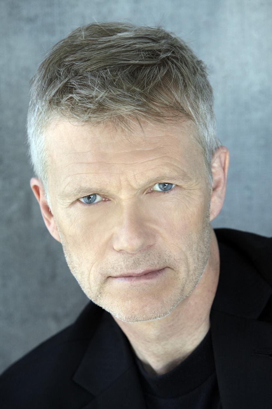 actor Greg Campbell large photo