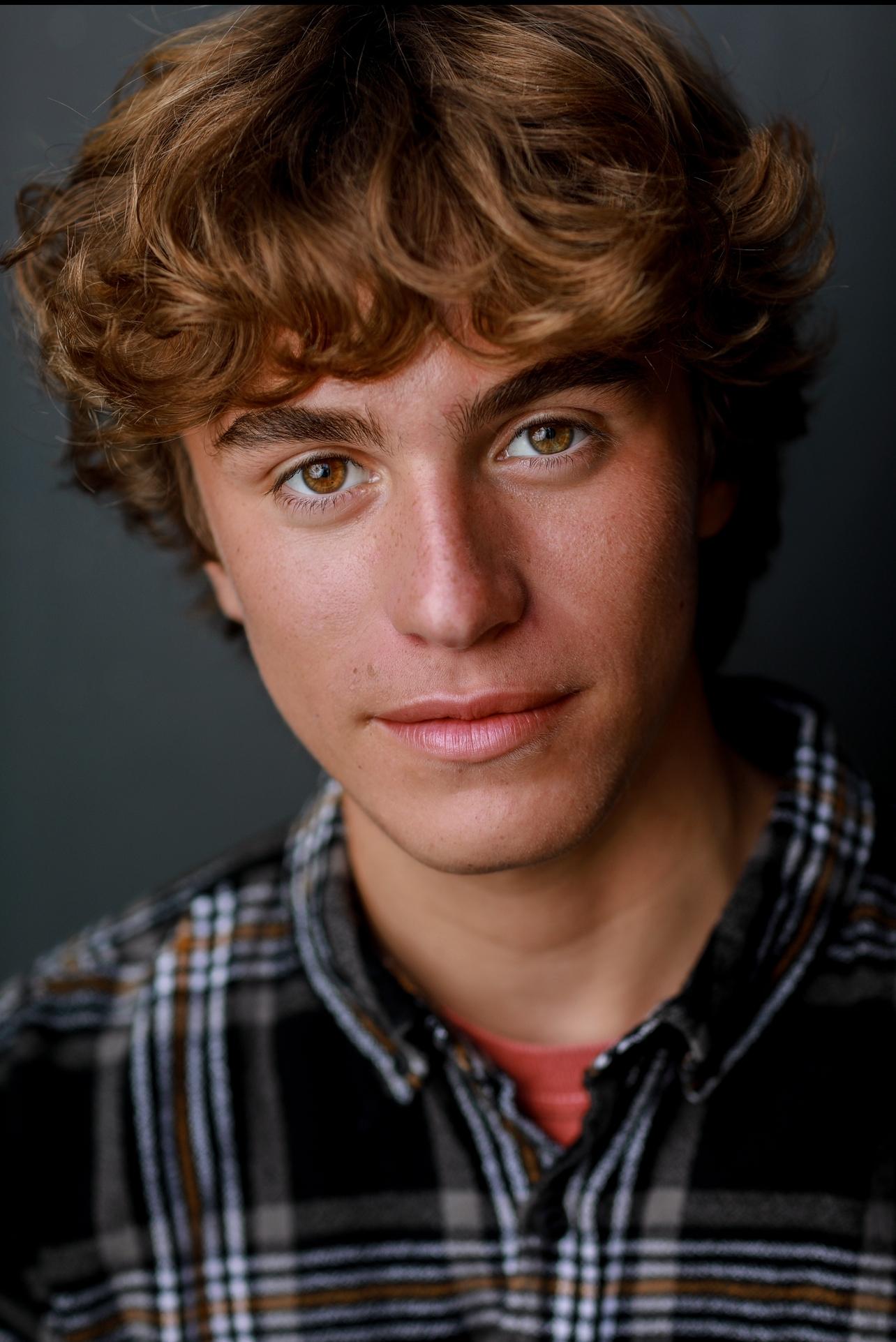 actor Aiden Arthur large photo