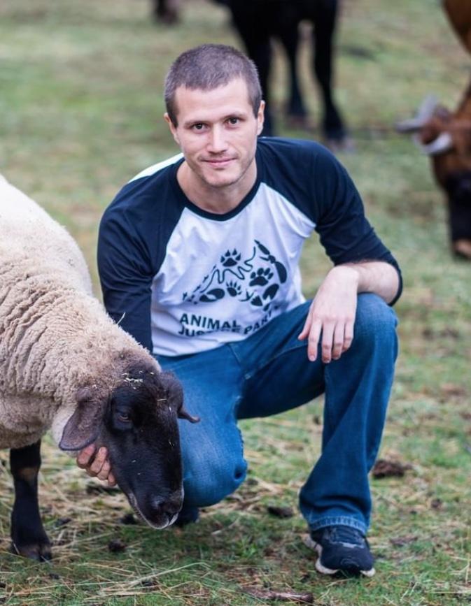 actor Chris Delforce large photo