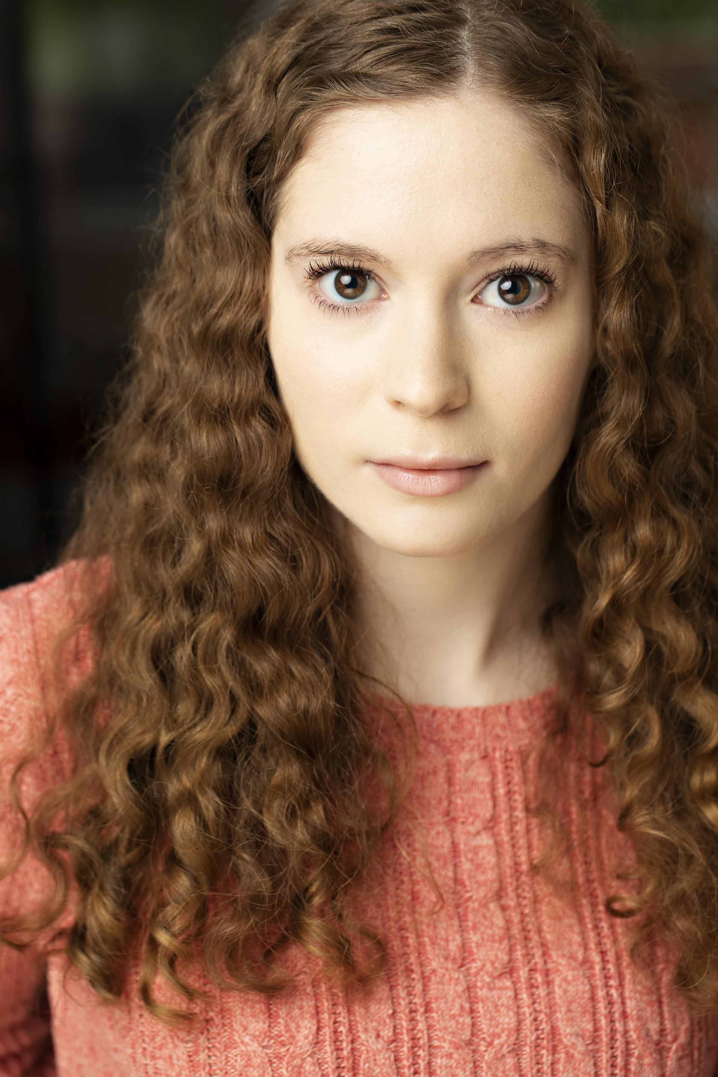 actor Samantha Larkin large photo