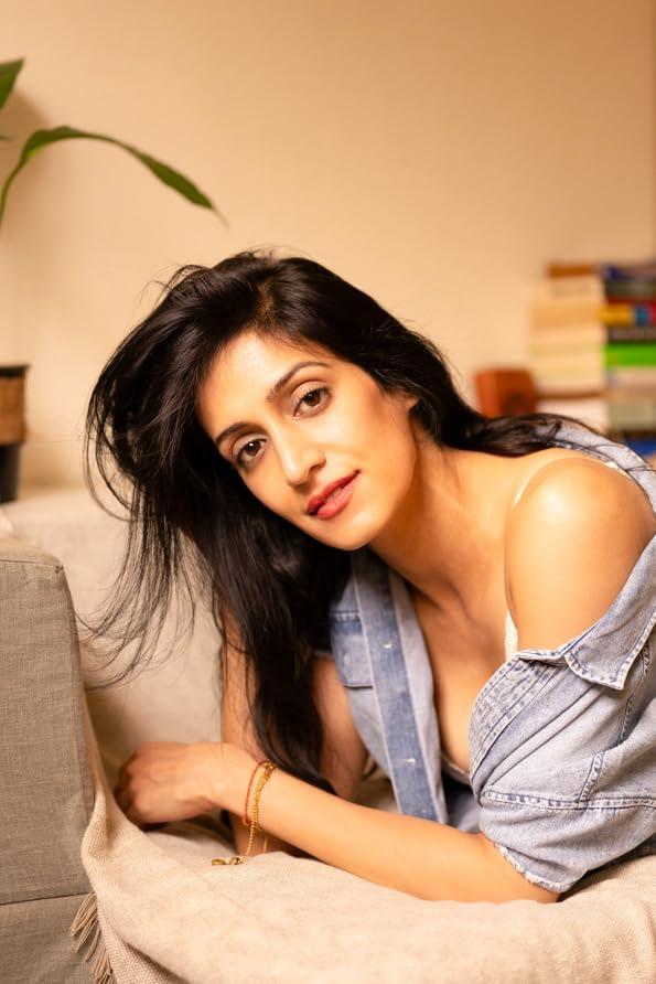 actor Priyanka Bajaj large photo