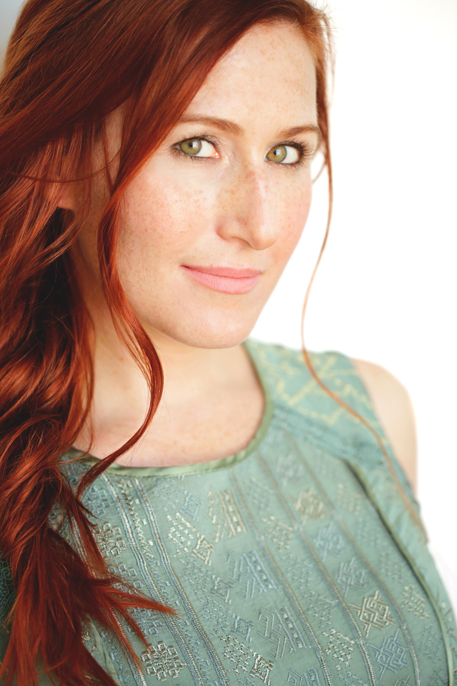 actor Emily Adams large photo