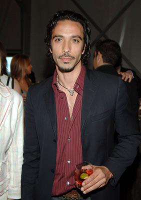 actor Carlos León large photo