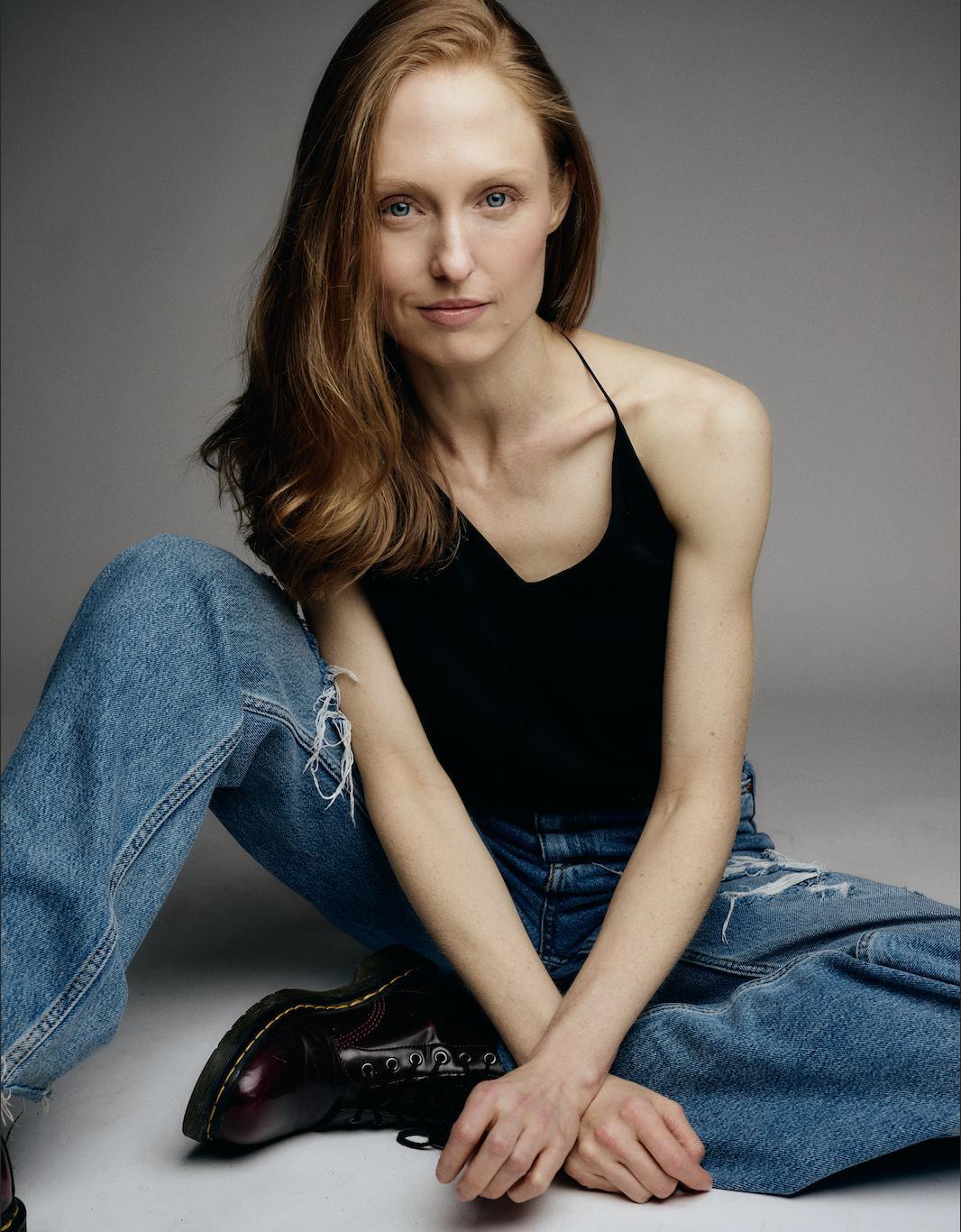 actor Emily Bennett large photo