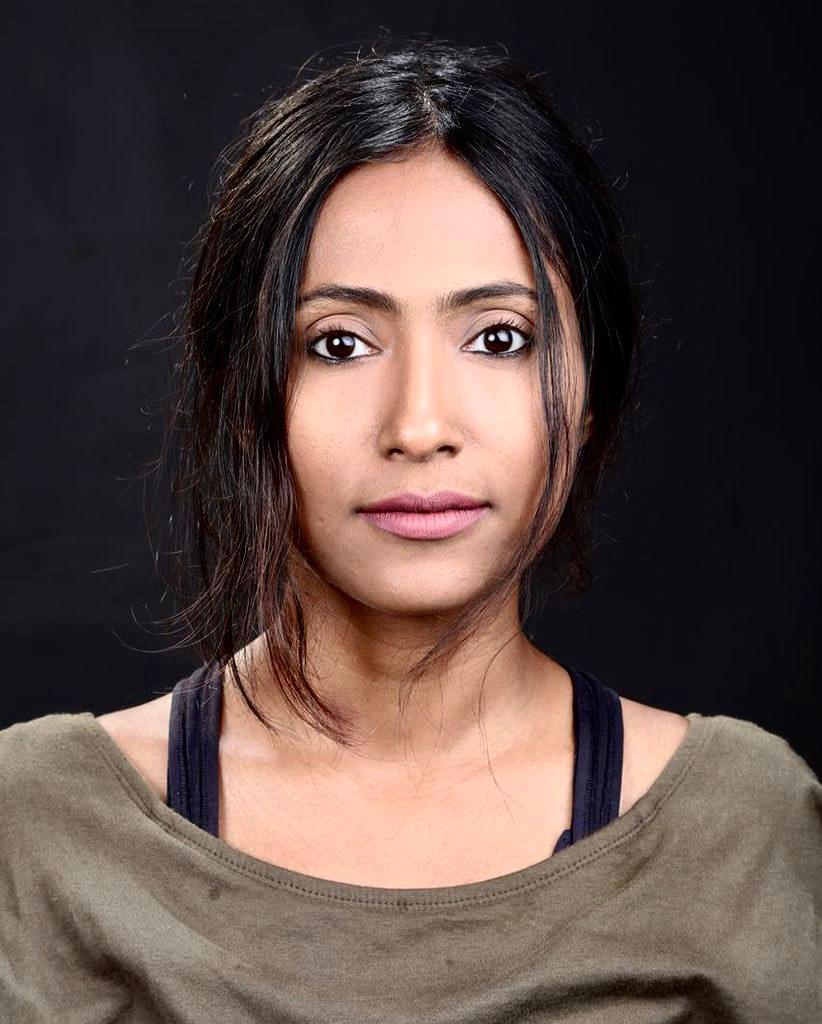 actor Mia Maelzer large photo