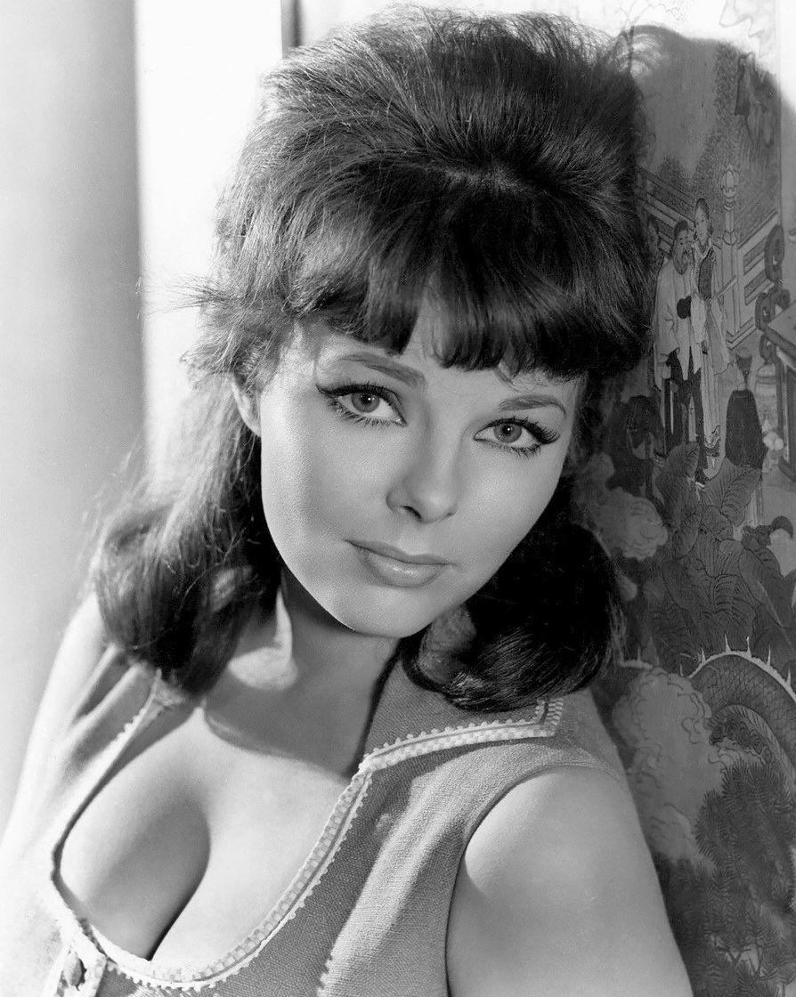 actor Anne Helm large photo
