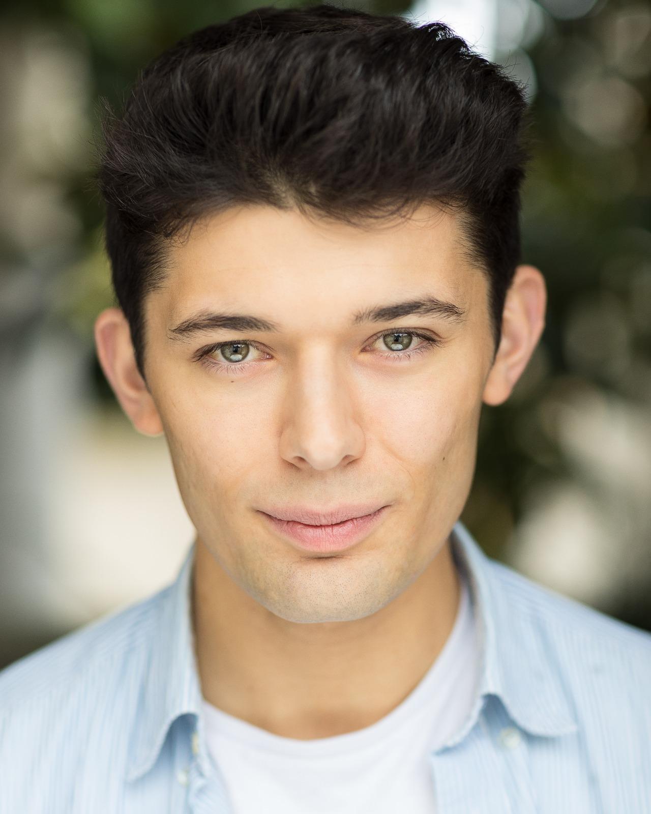 actor Tom Taplin large photo