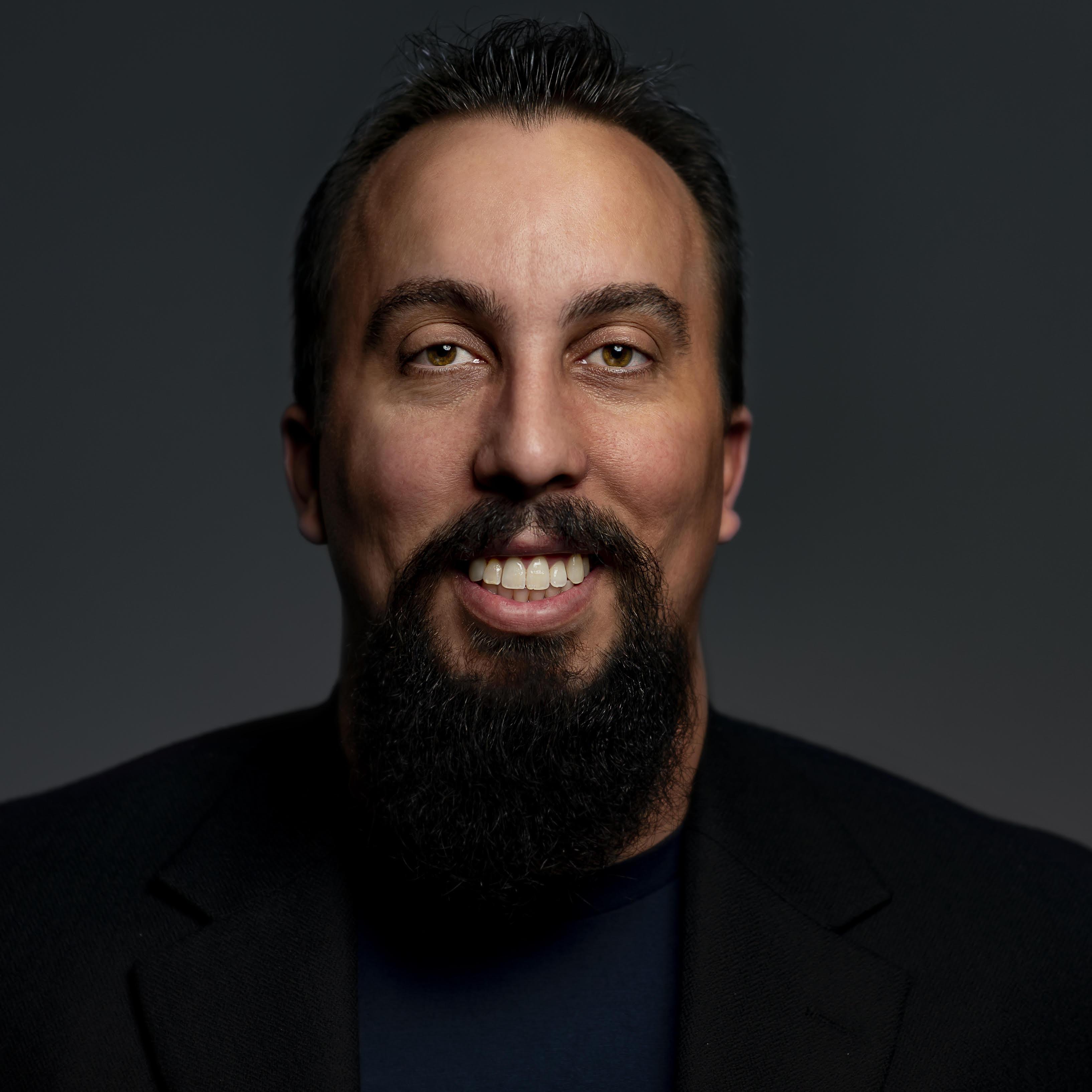 actor Benjamin Robison large photo