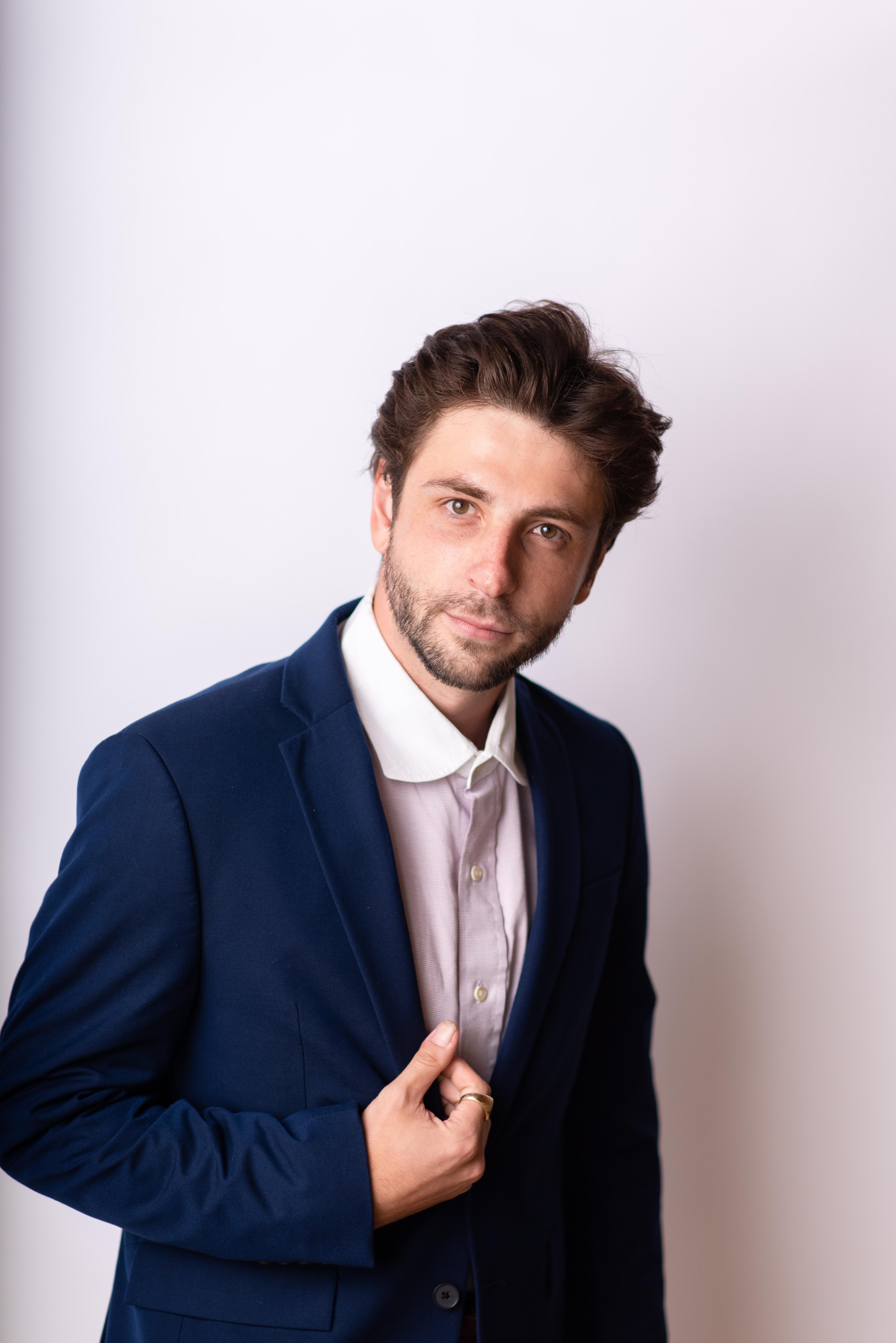 actor Taylor Stiles large photo