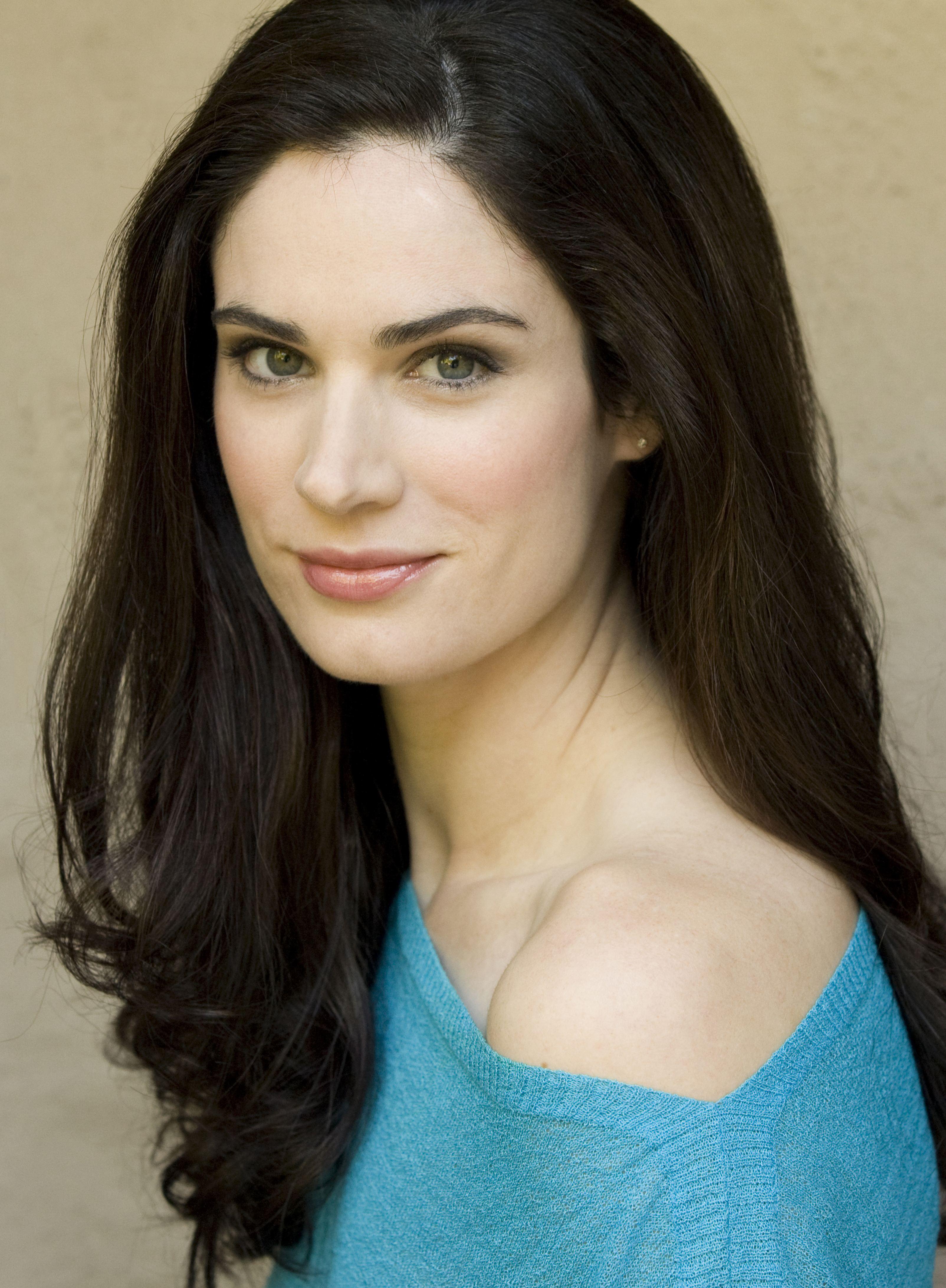 actor Anora Lyn large photo