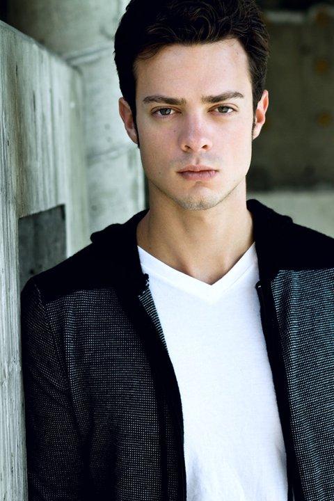 actor Aaron Lee large photo