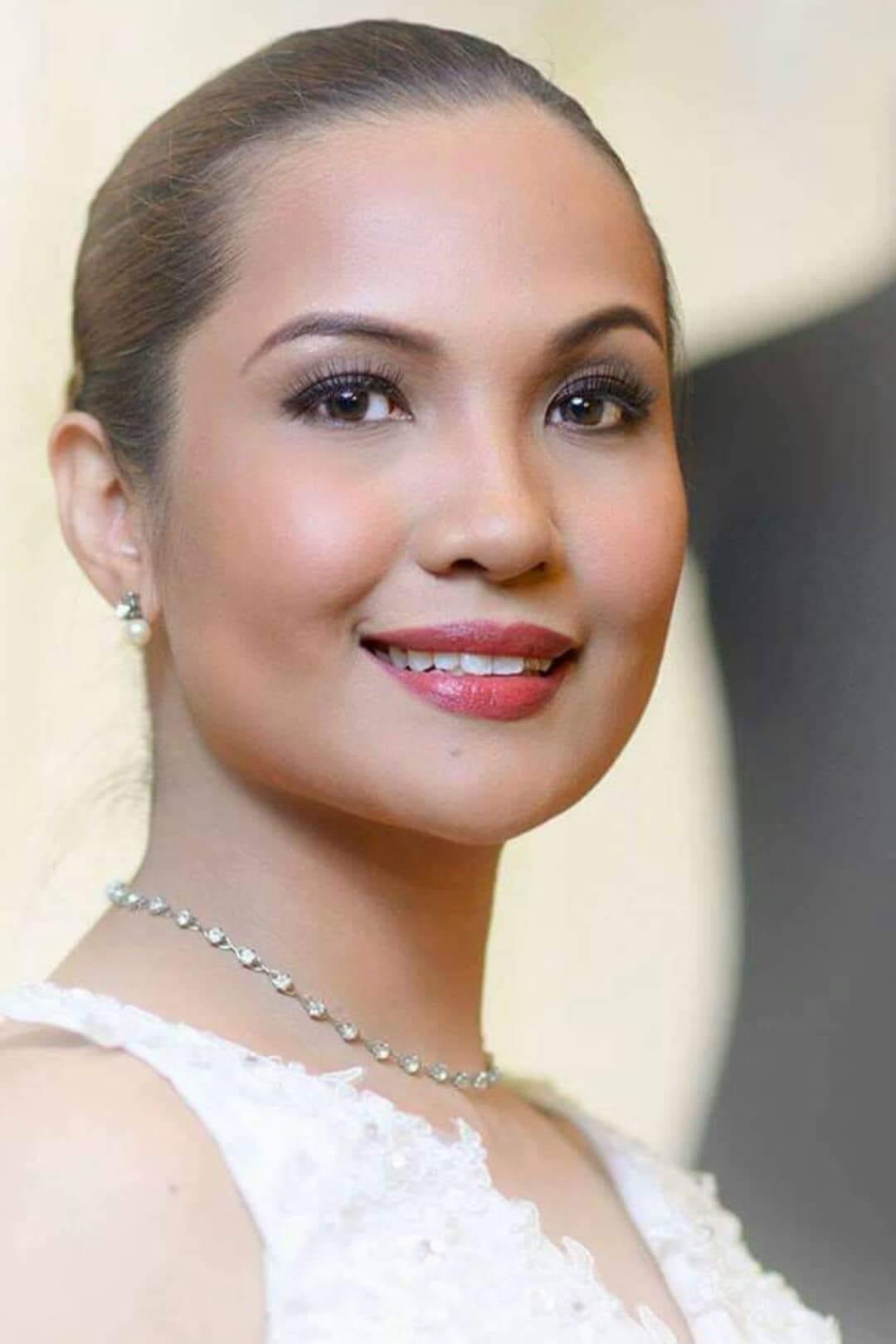 actor Eliza Sarmiento large photo